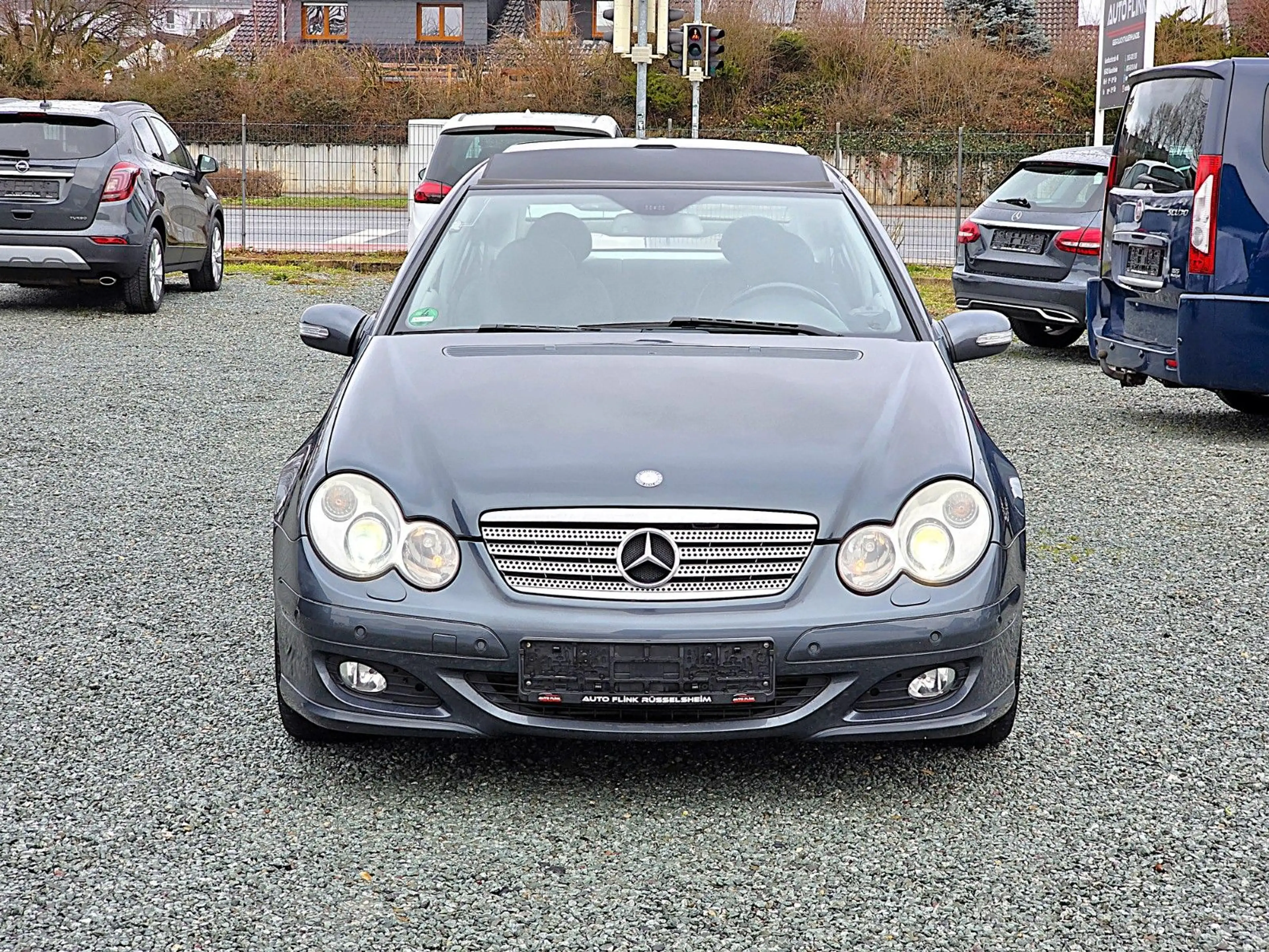 Mercedes-Benz C 220 CDI Evolution (PANO/XENON/LEDER/PDC/SHZ) — photo 2