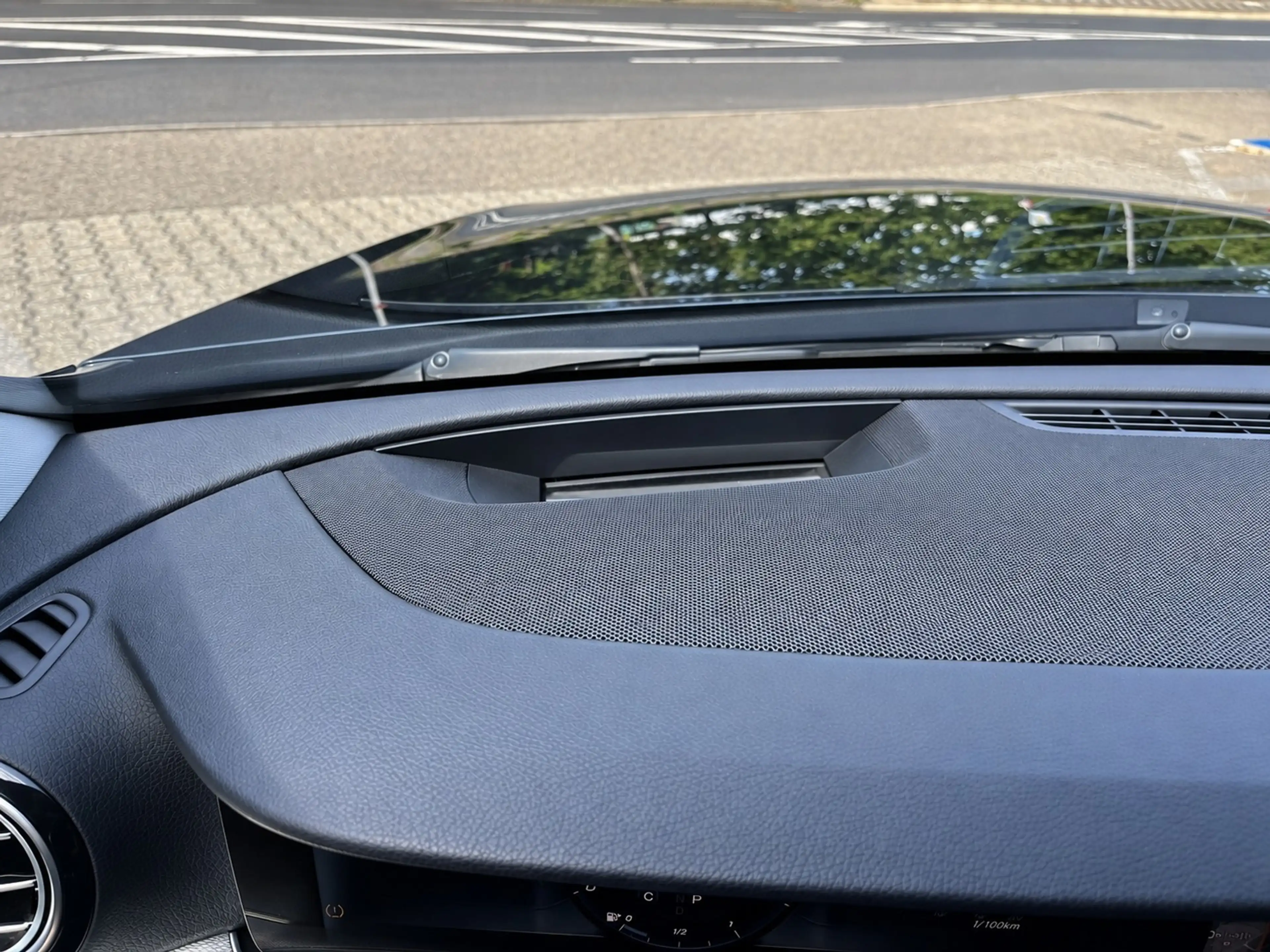 Mercedes-Benz E 200 Pano HeadUp Kamera WideScreen — photo 11