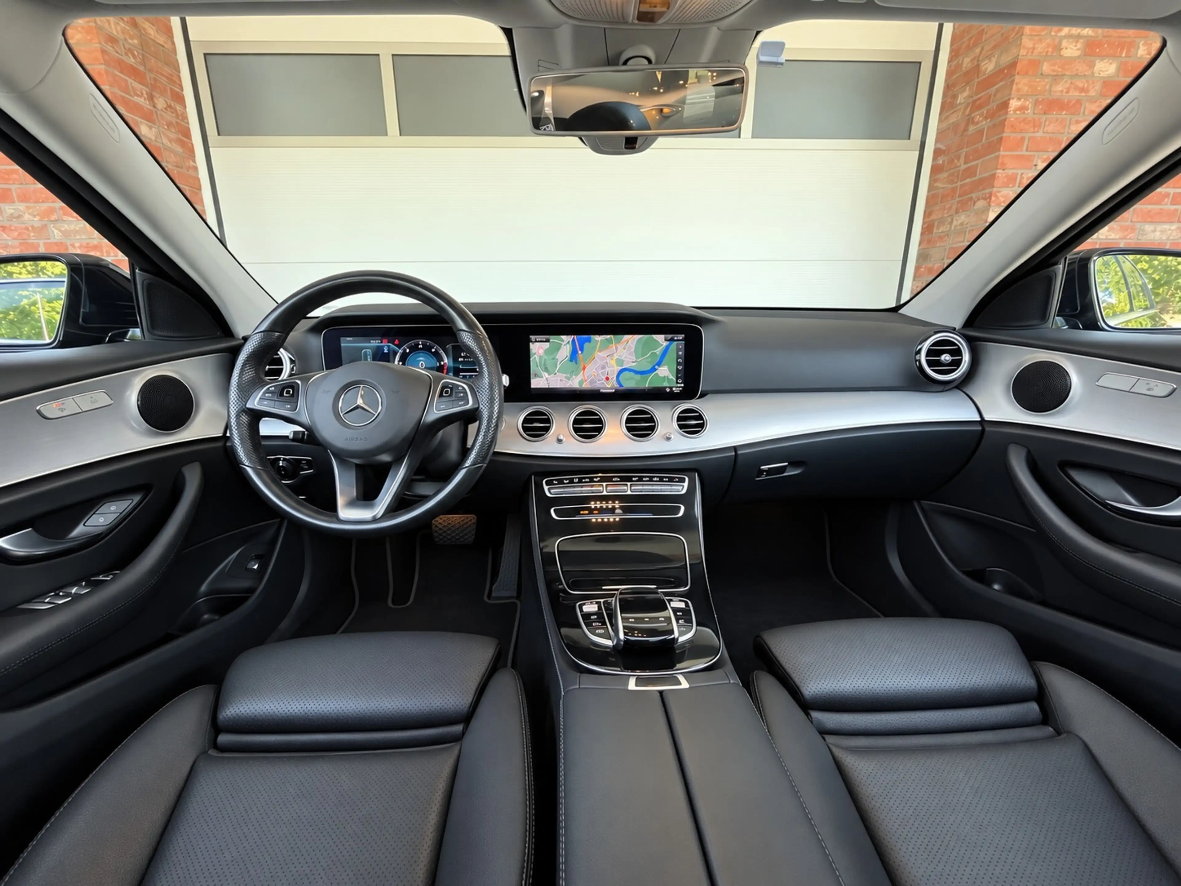 Mercedes-Benz E 200 Pano HeadUp Kamera WideScreen — photo 5