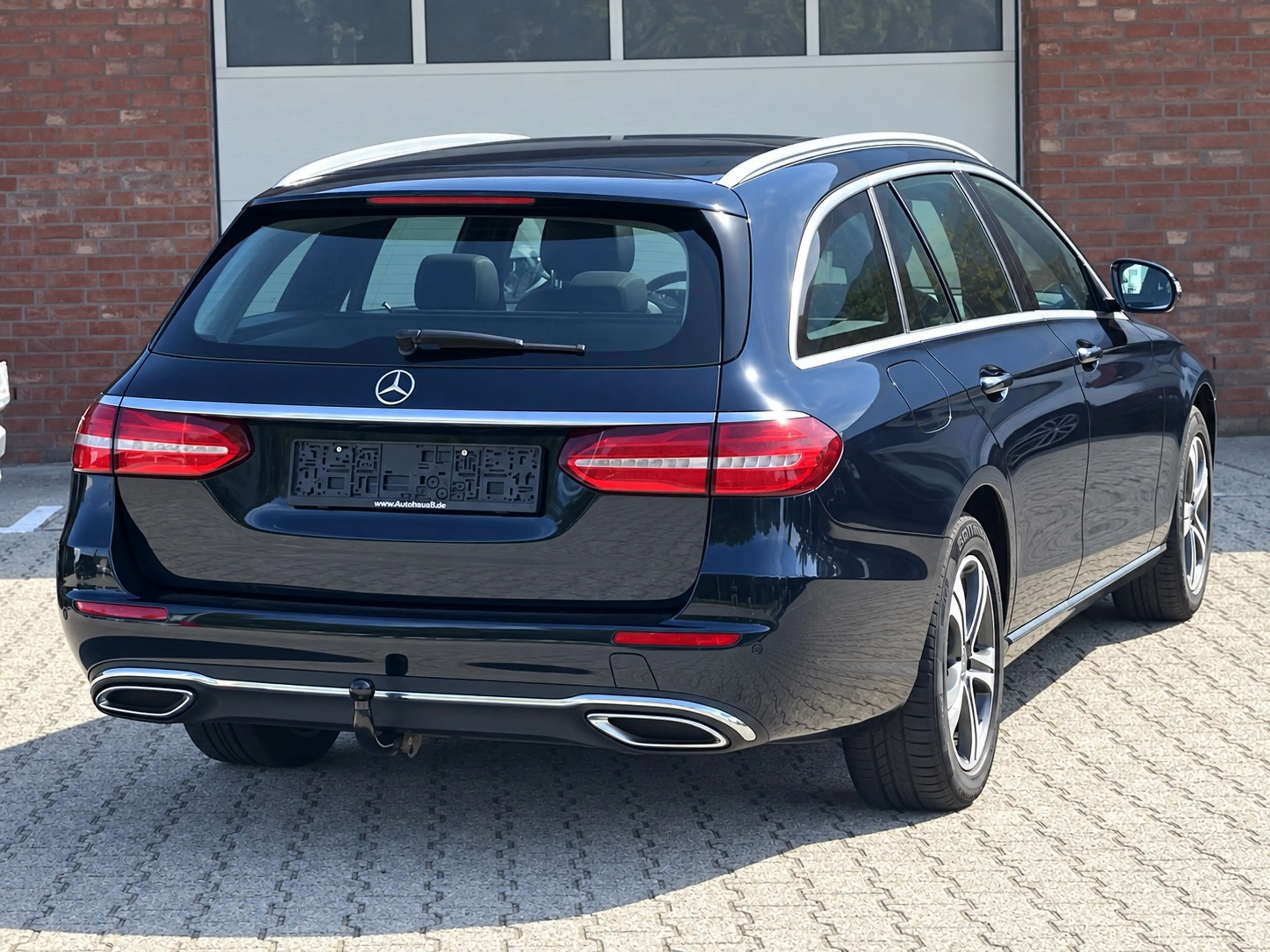 Mercedes-Benz E 200 Pano HeadUp Kamera WideScreen — photo 4