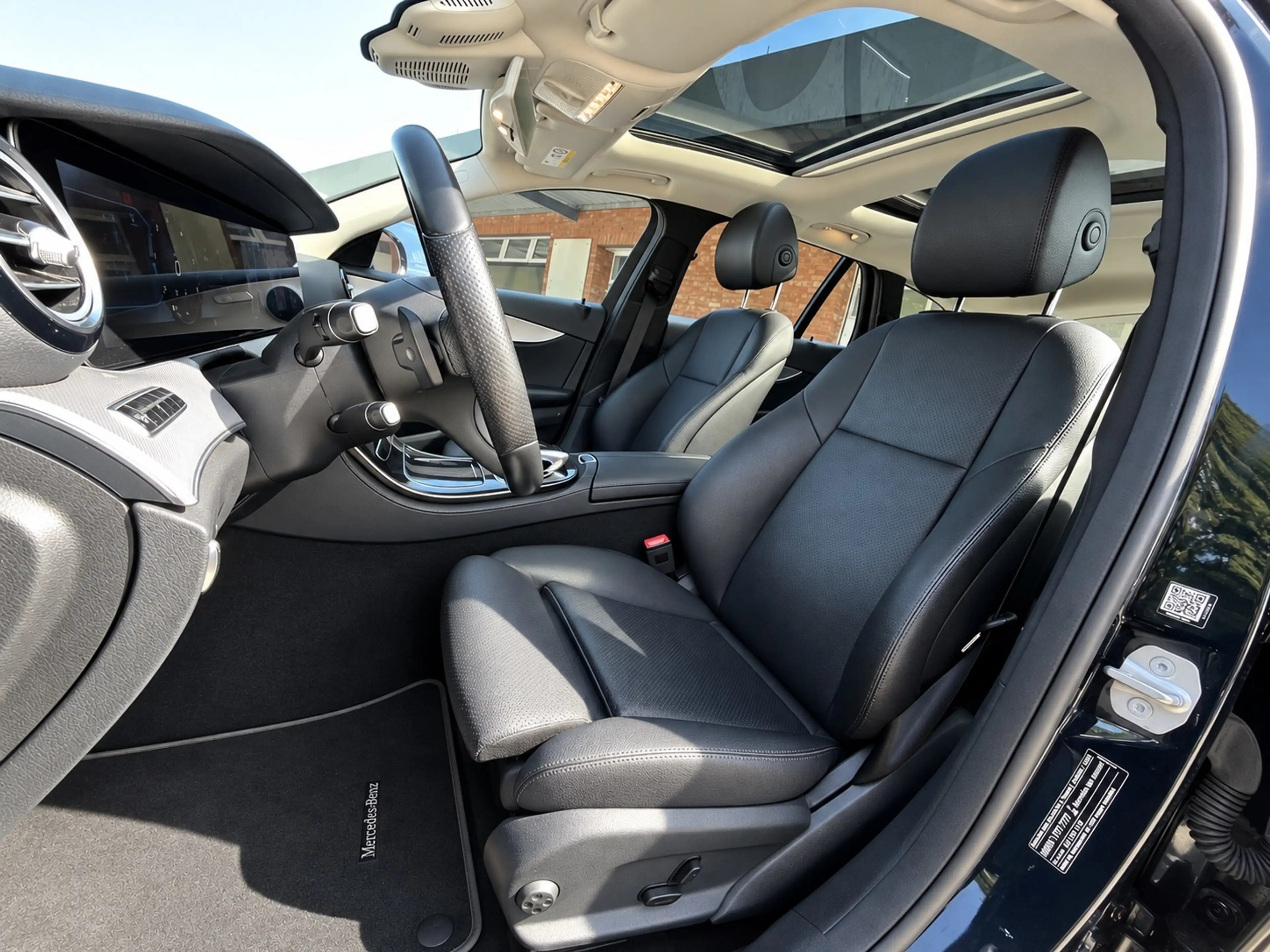 Mercedes-Benz E 200 Pano HeadUp Kamera WideScreen — photo 7