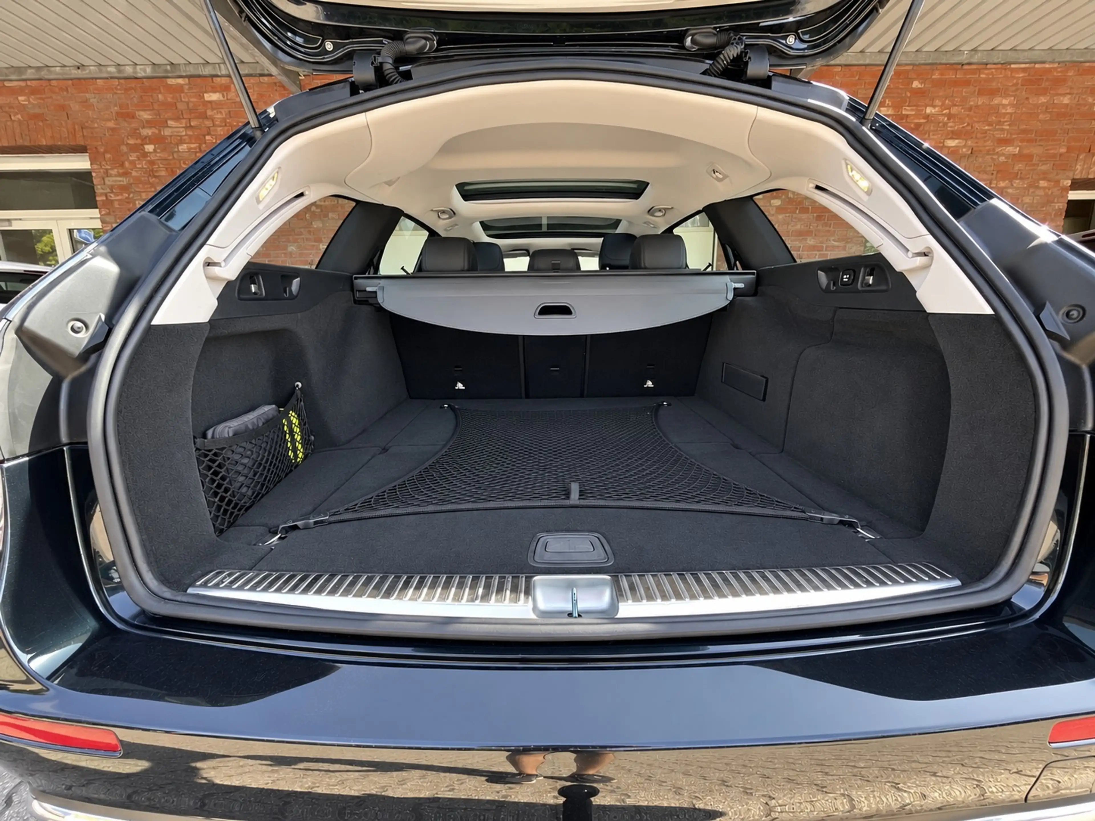 Mercedes-Benz E 200 Pano HeadUp Kamera WideScreen — photo 15