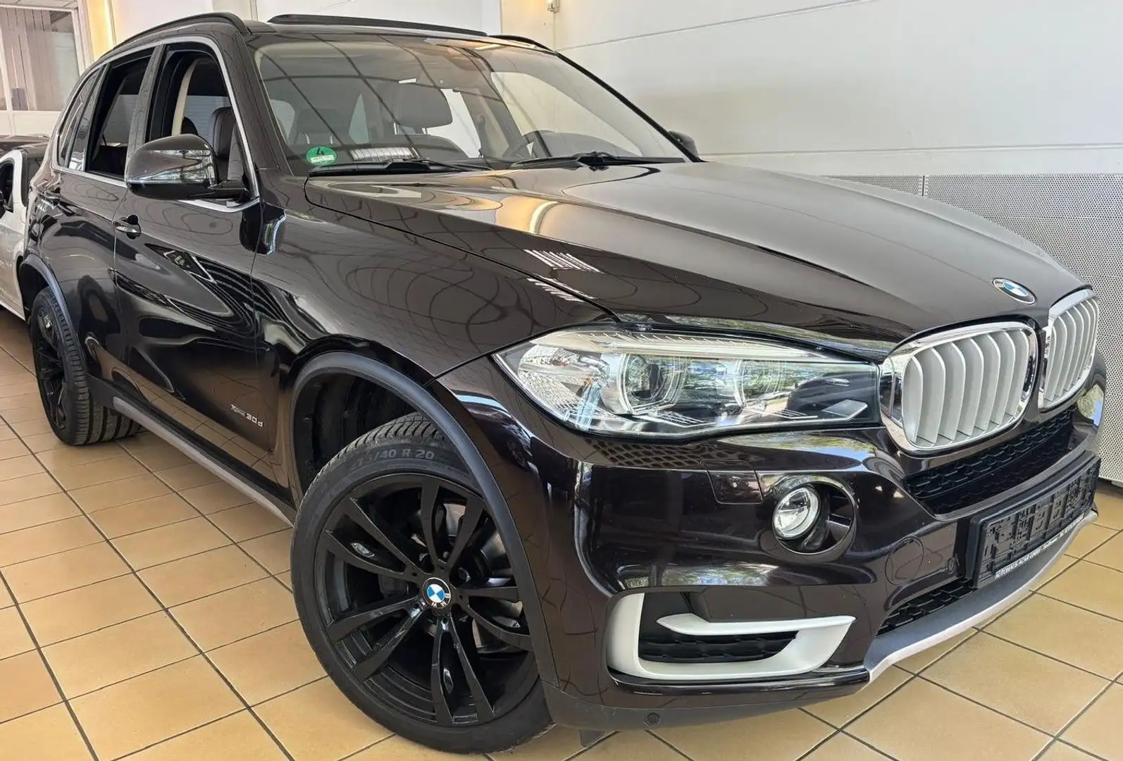 BMW X5 xDrive30d XENON HuD Pano Key-GO Kamera Touch 20Z" Marrón - 1