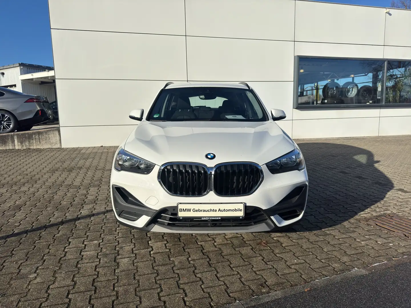 BMW X1 sDrive20i Advantage Navi+MFL+RFK+SHZ+PDC+GRA Weiß - 2