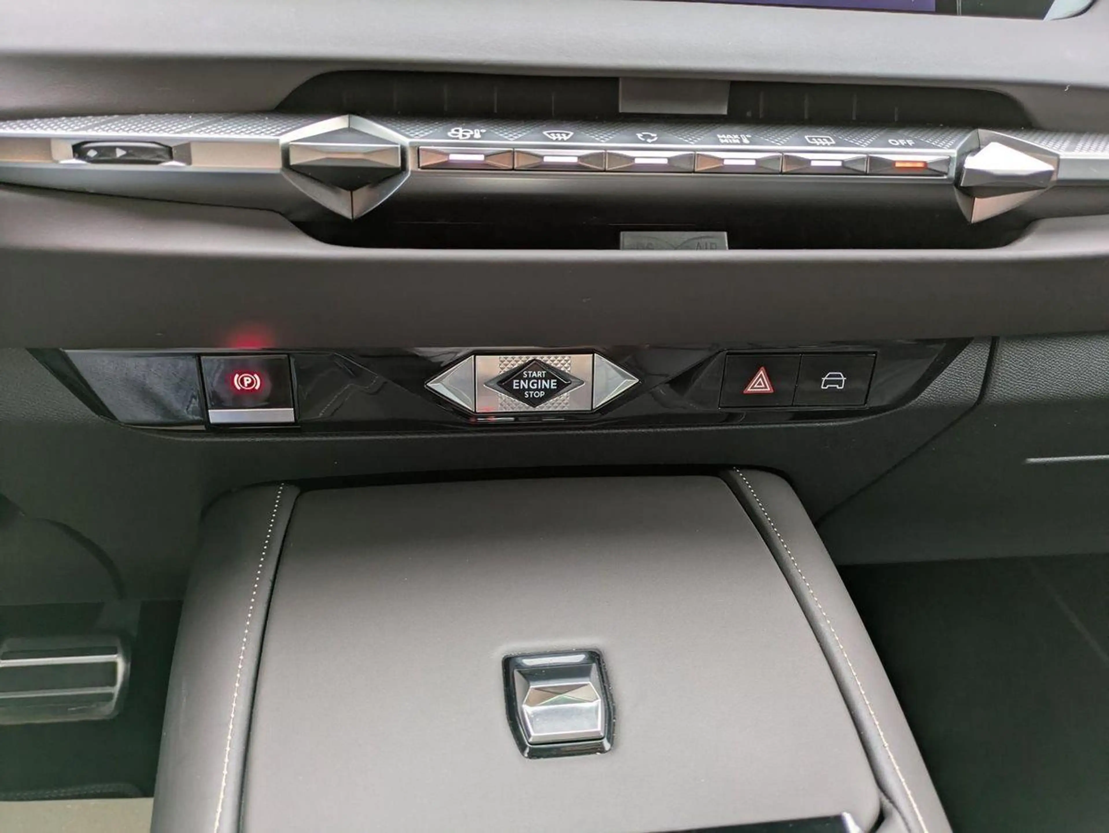 DS Automobiles DS 4 1.2 12V e-THP / PureTech — photo 14