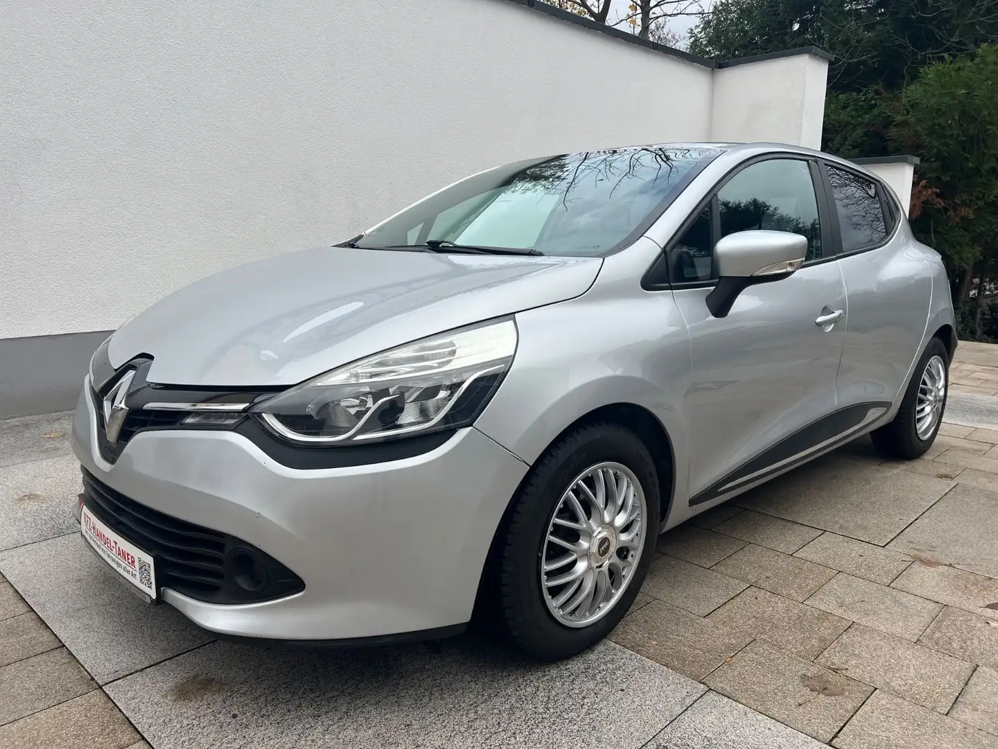 Renault Clio IV Cargo Extra Silber - 1