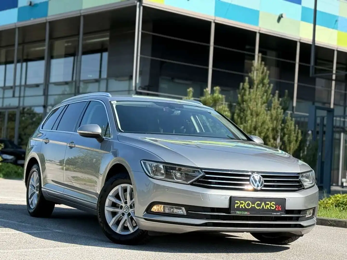 Volkswagen Passat Variant Comfortline 2,0 TDI SCR DSG Grau - 1