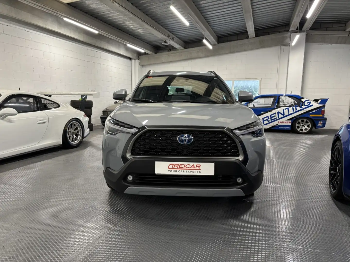 Toyota Corolla Cross Hybrid 2.0 Style Plus Gris - 2