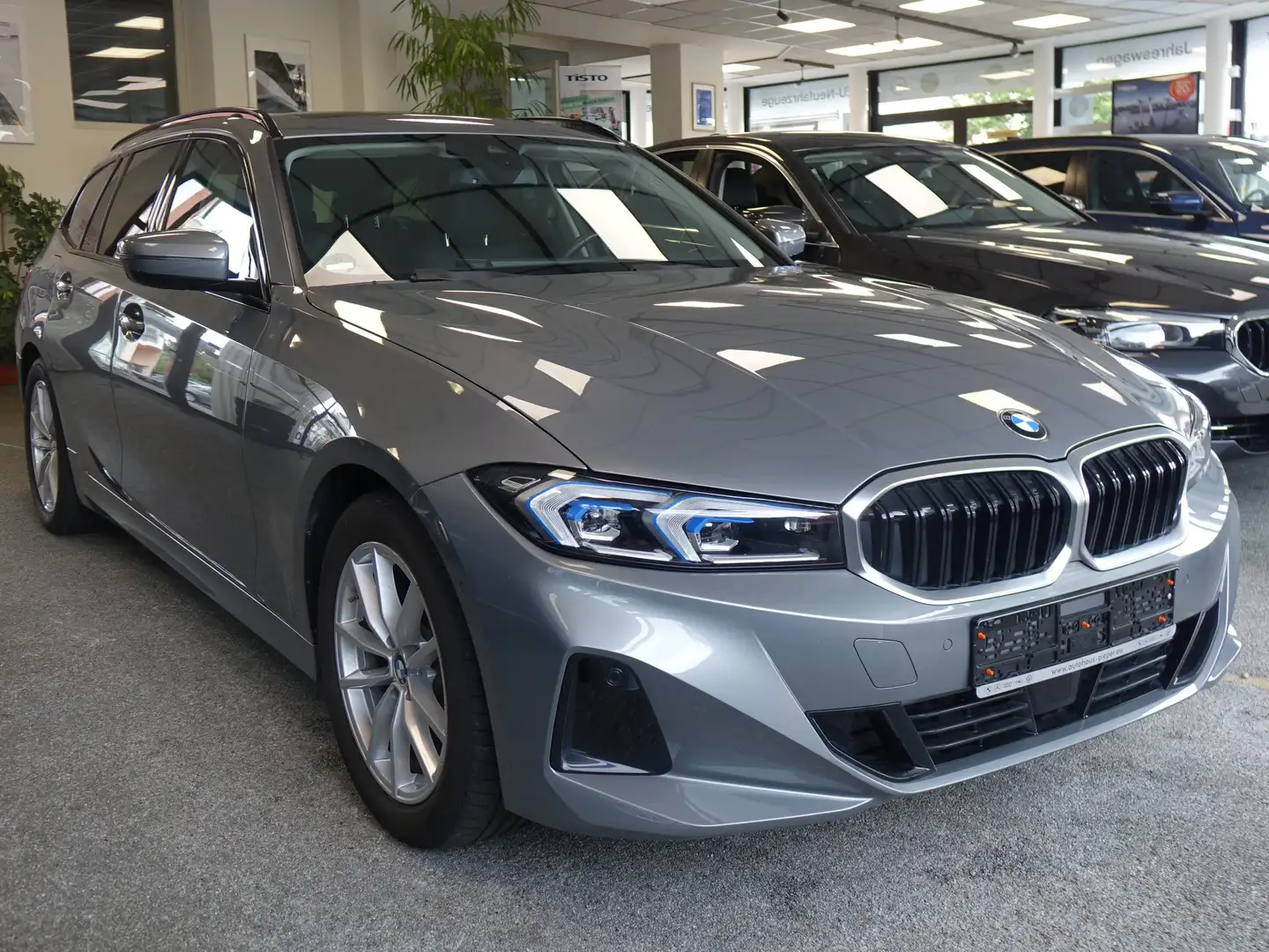 BMW 318 318 d Touring+AHK+Pano+Standheizung+H/K+HUD+RFK+ Gris - 1