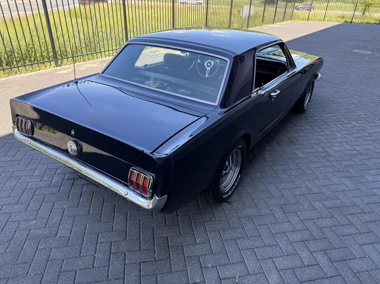 Ford Mustang Coupe, foto 3