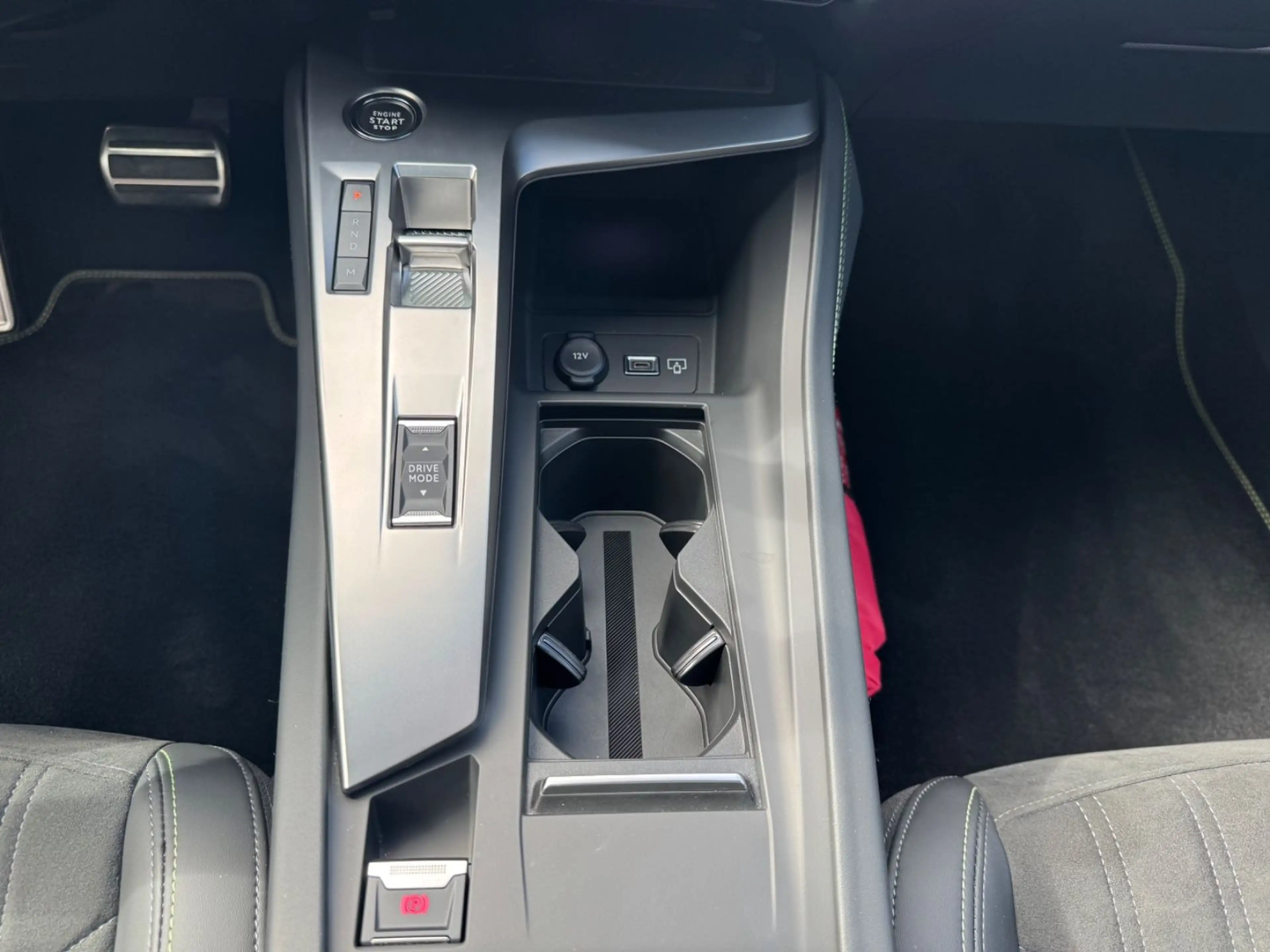 Peugeot 408 PureTech 130 GT-LED-RFK-GSD-TOP!!! — photo 10