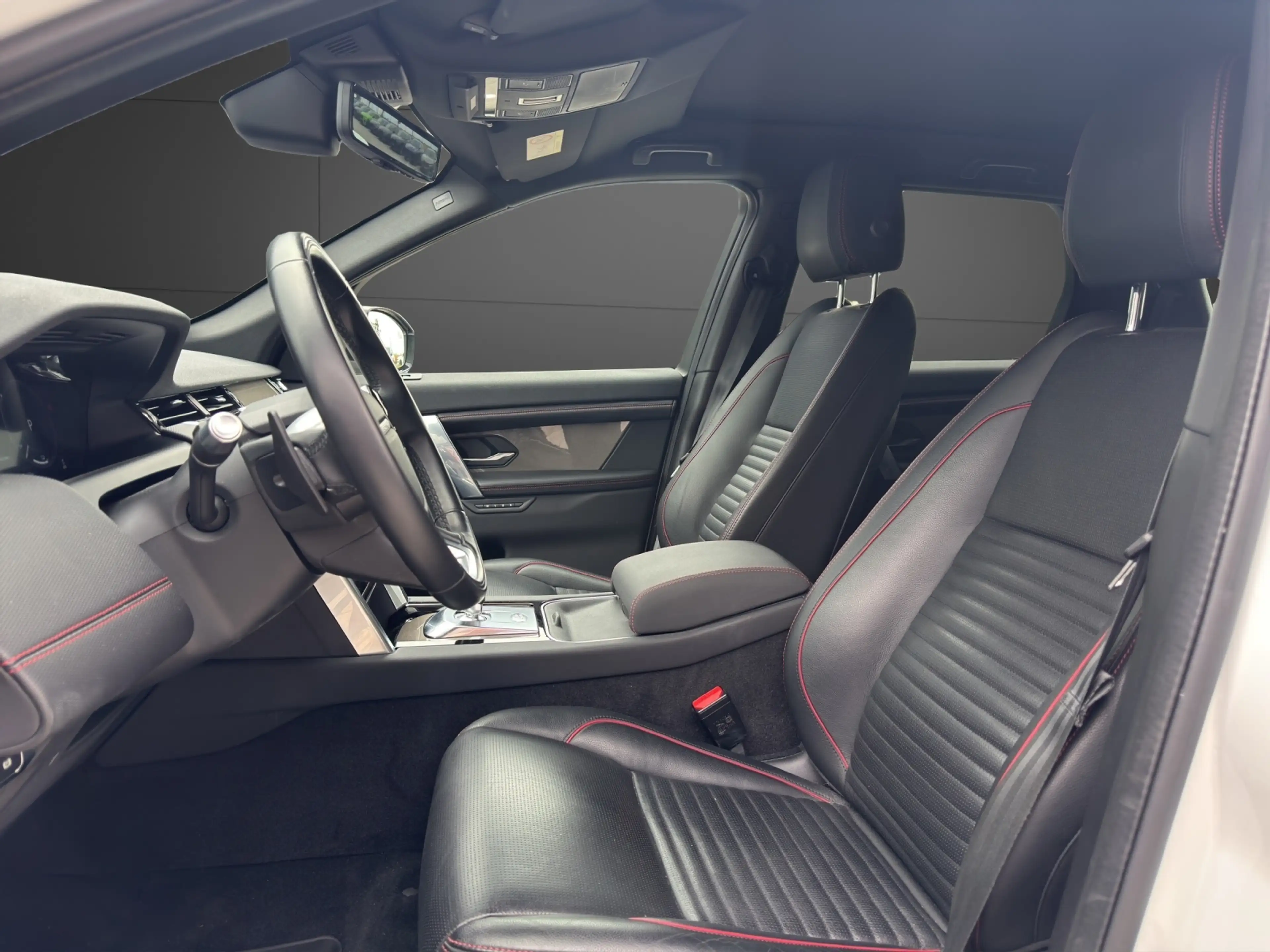 Land Rover Discovery Sport 1.5 P300e, SE AWD — photo 10