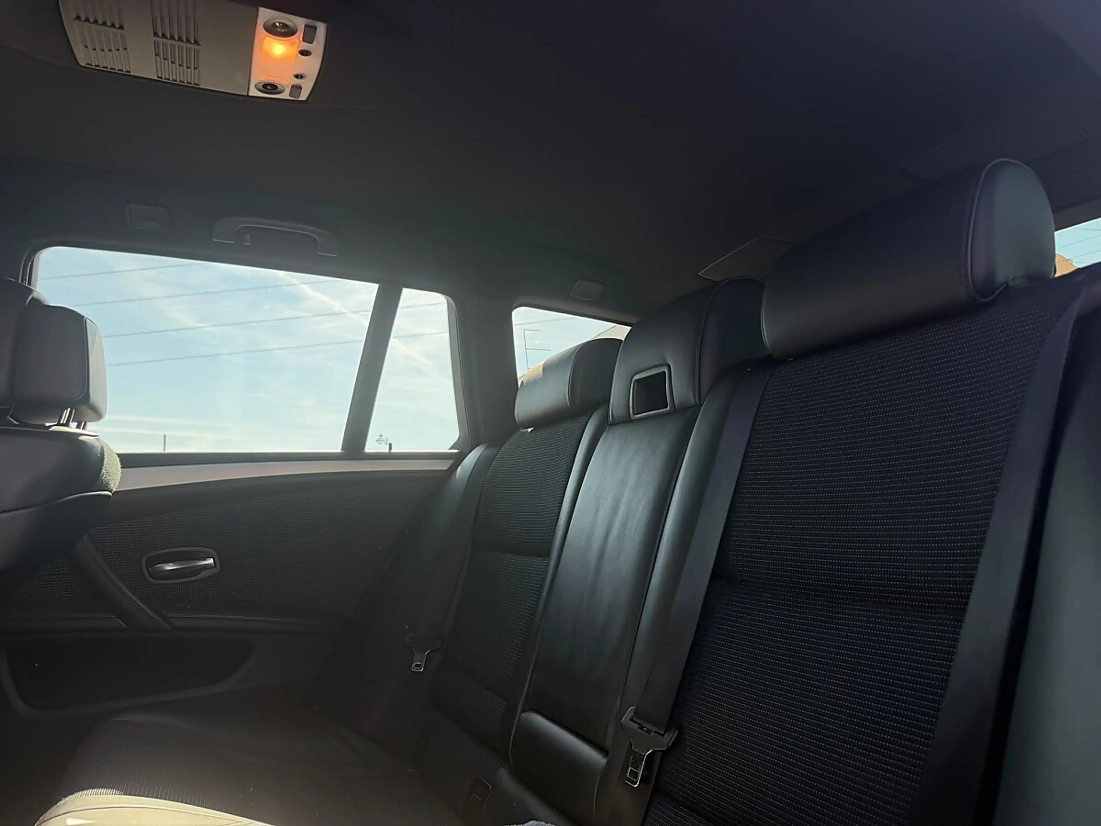 BMW 525 d DPF Touring xDrive VM — photo 12