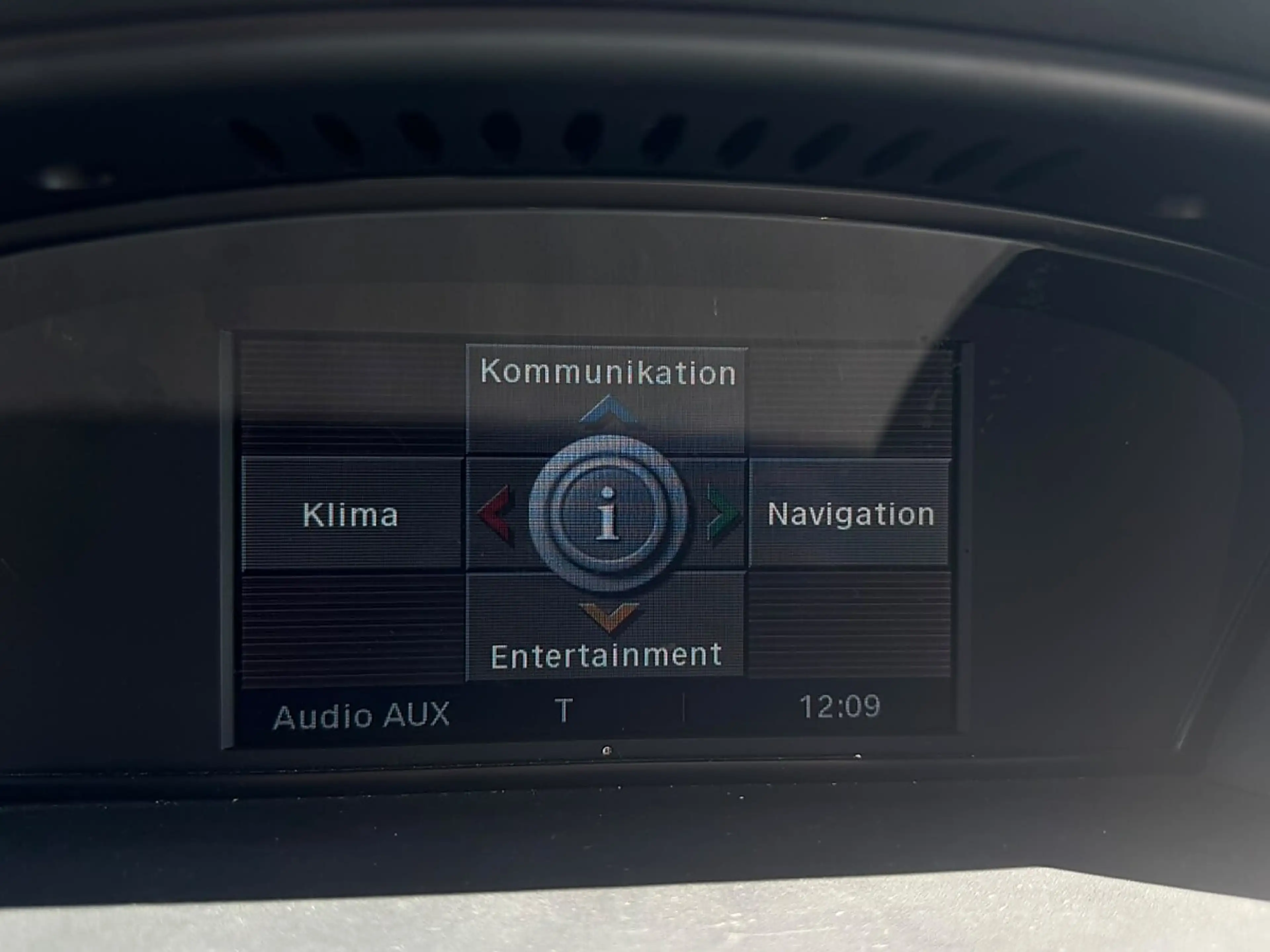 BMW 525 d DPF Touring xDrive VM — photo 14