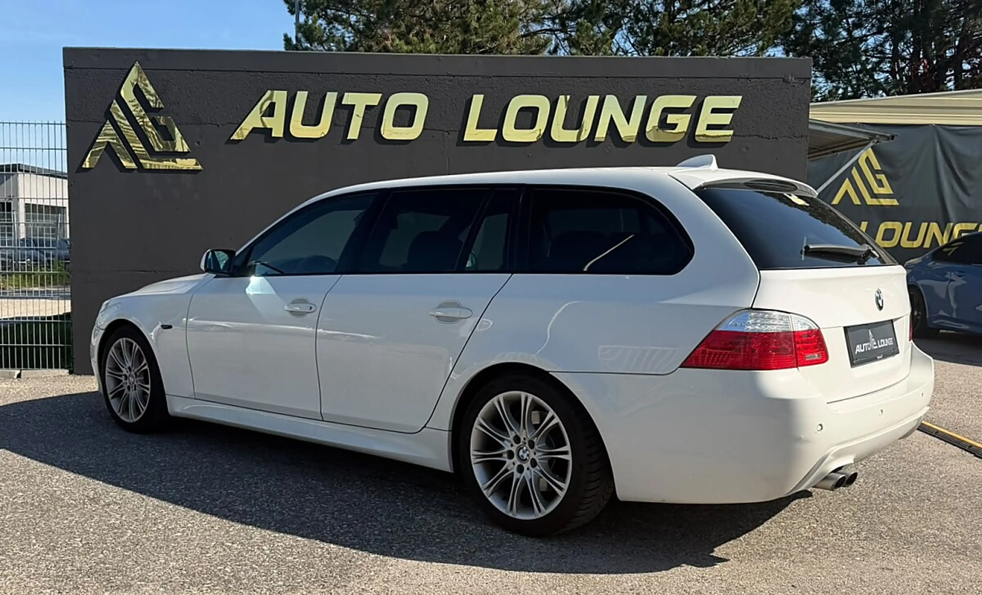 BMW 525 d DPF Touring xDrive VM — photo 7