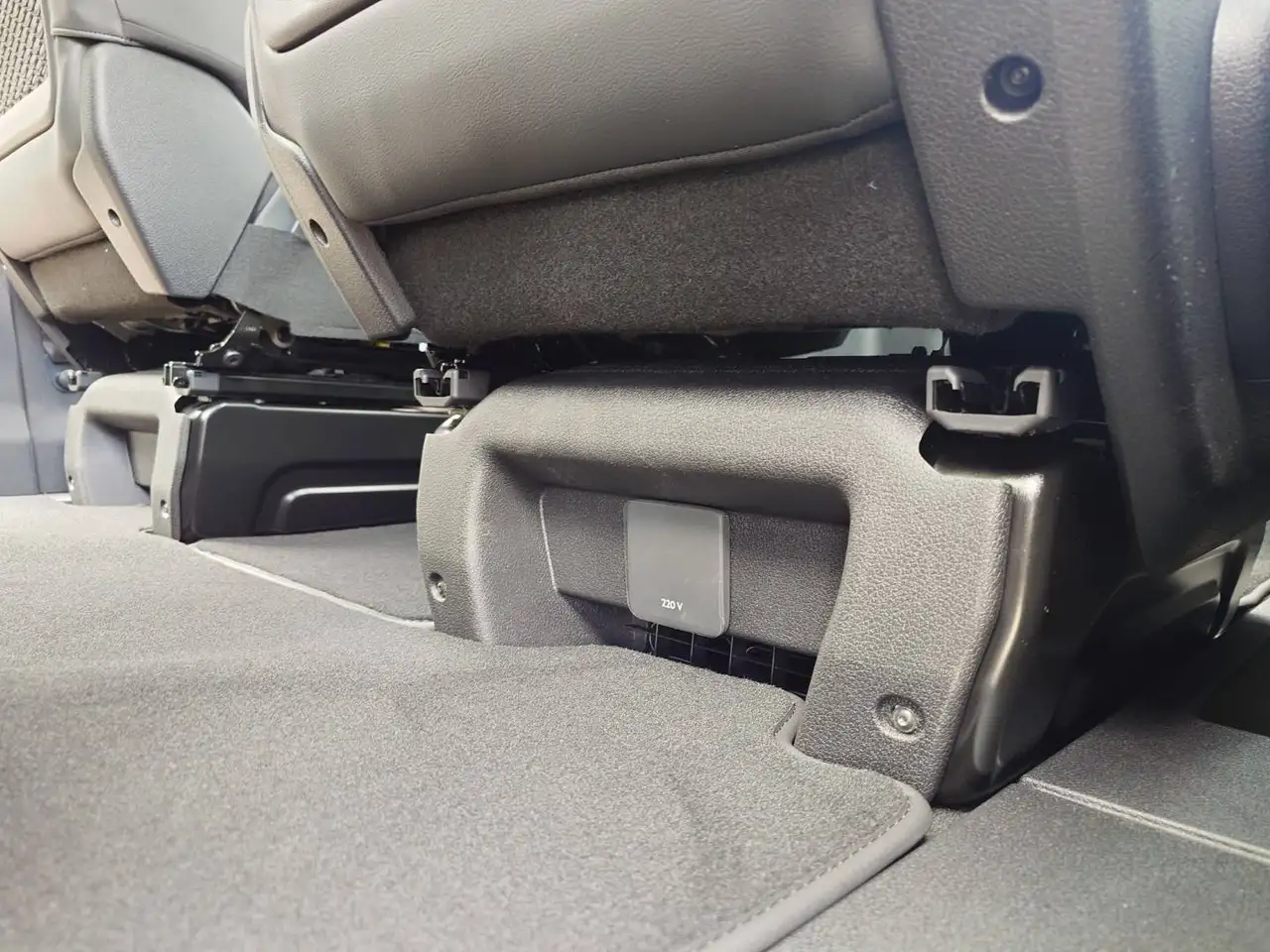 Peugeot Traveller 2026 — фото 14