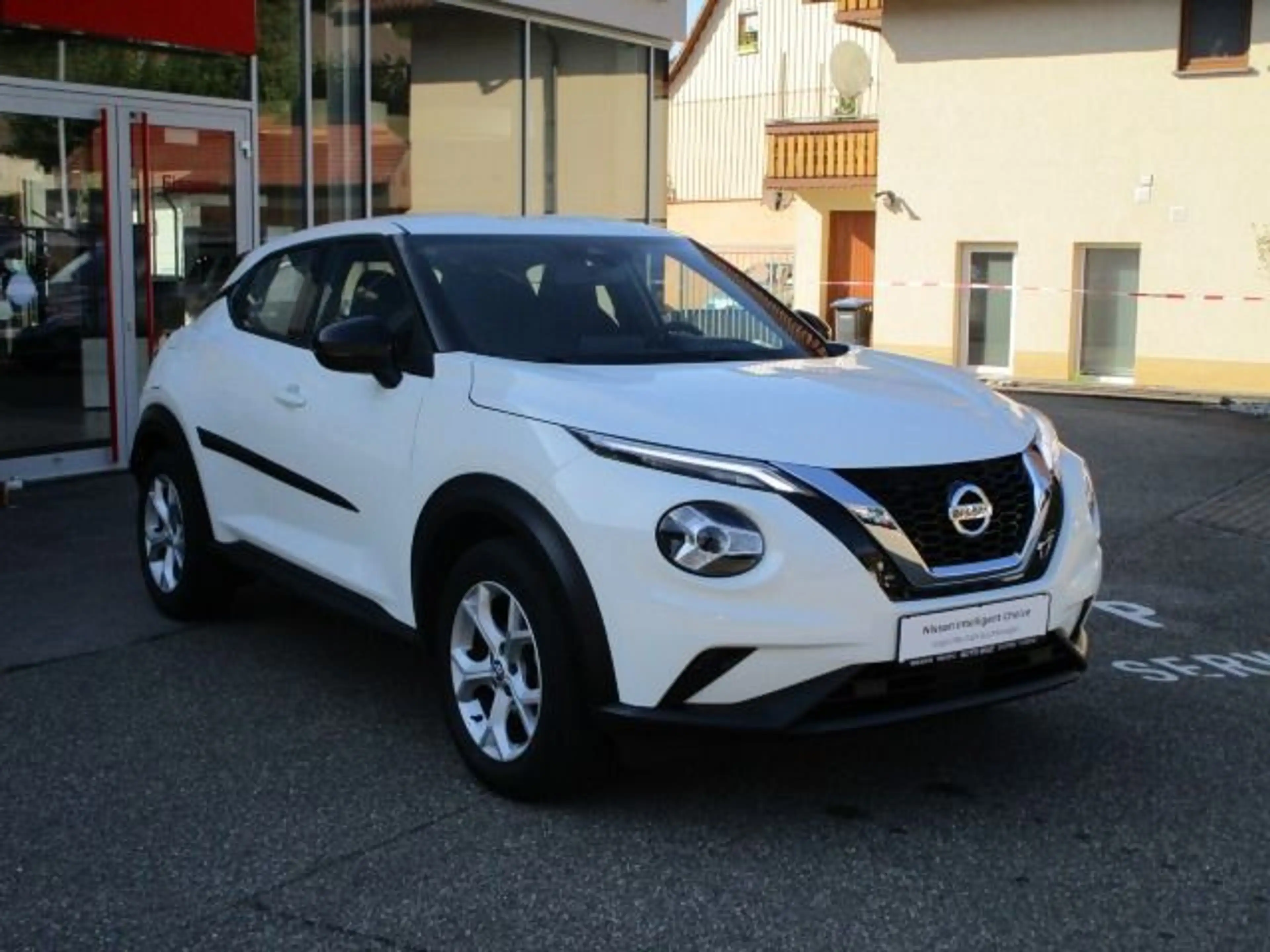 Nissan Juke 1.0 DIG-T 6MT 117PS Acenta AHK — photo 3