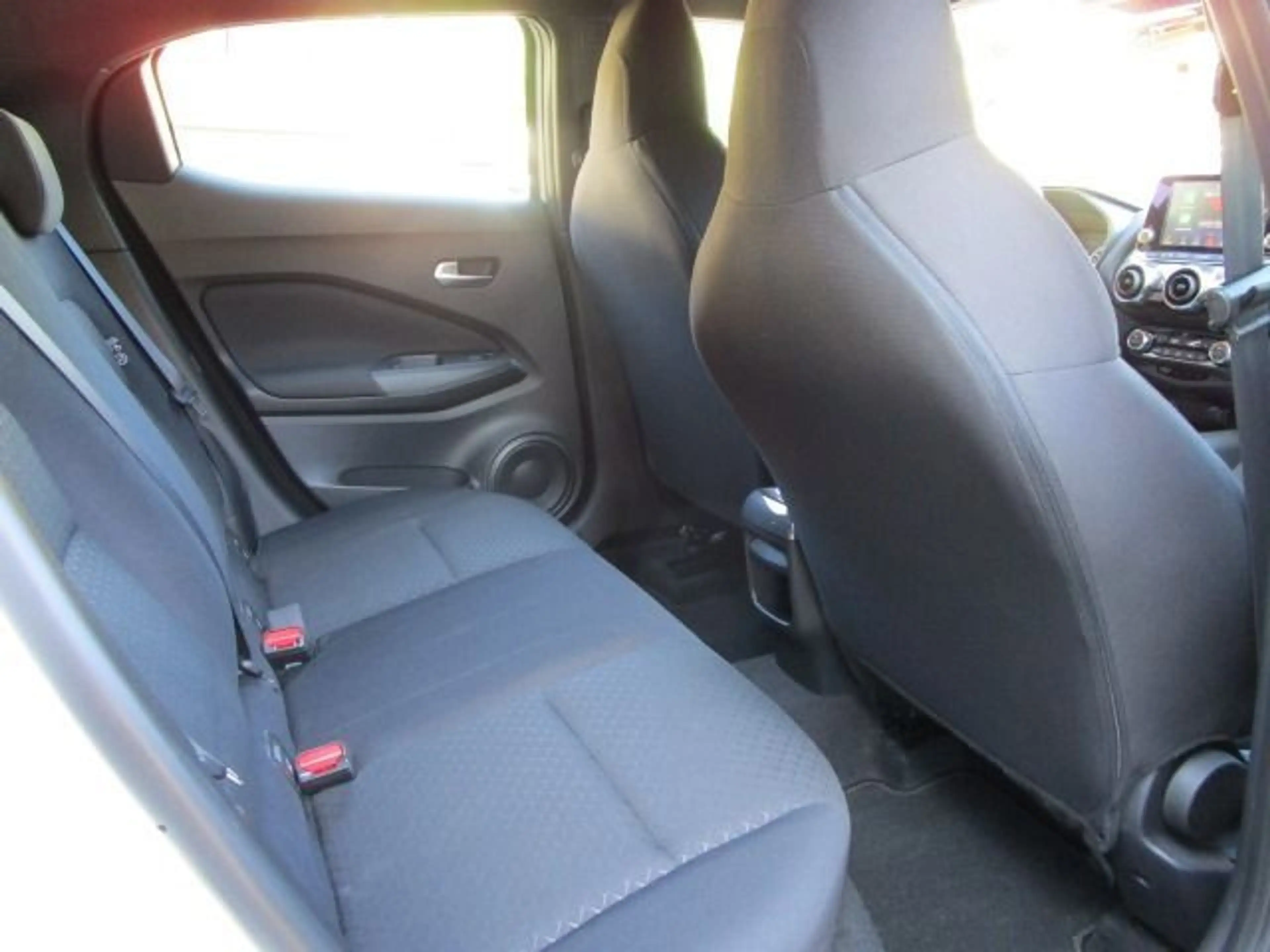 Nissan Juke 1.0 DIG-T 6MT 117PS Acenta AHK — photo 14
