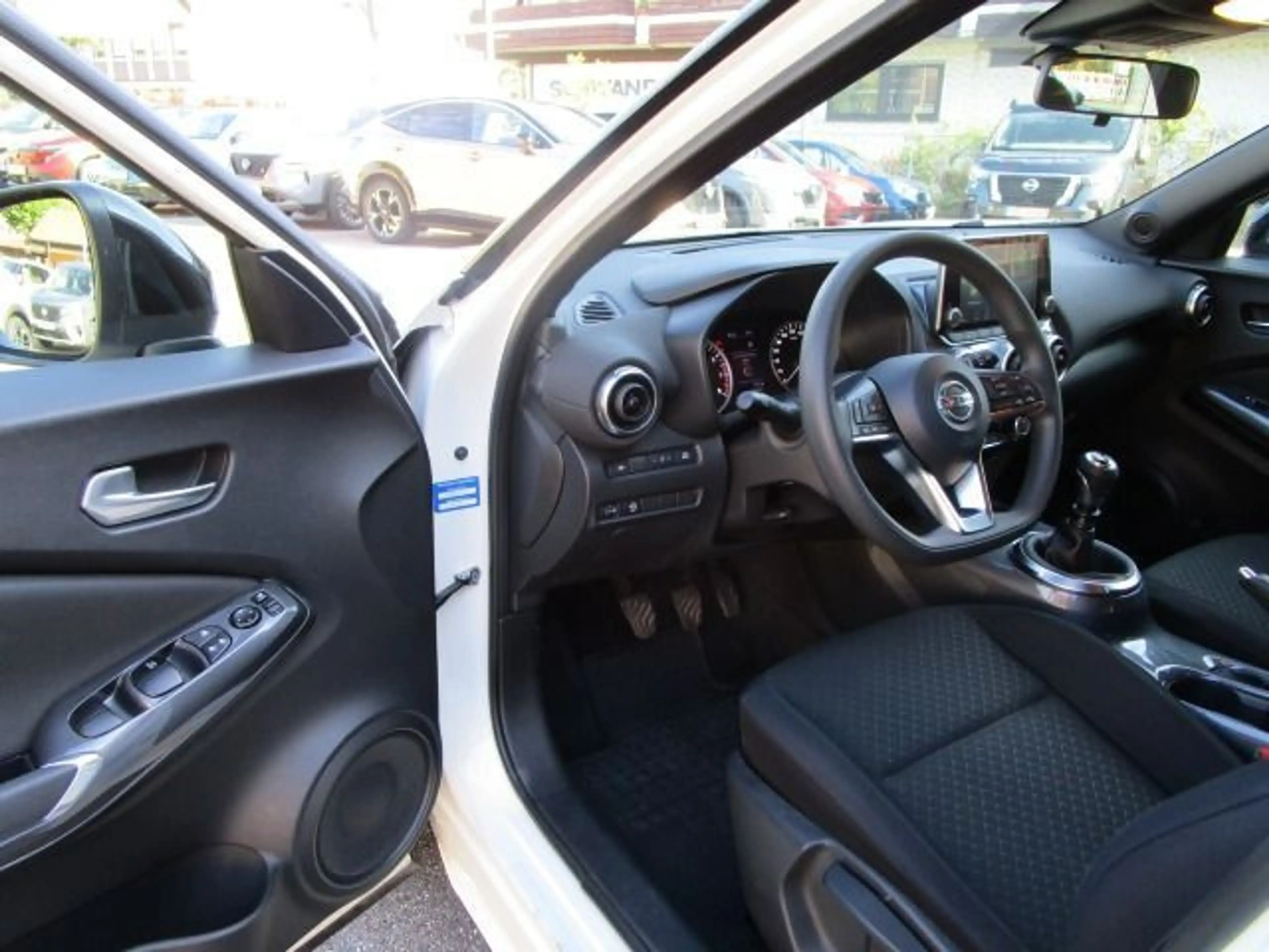 Nissan Juke 1.0 DIG-T 6MT 117PS Acenta AHK — photo 9