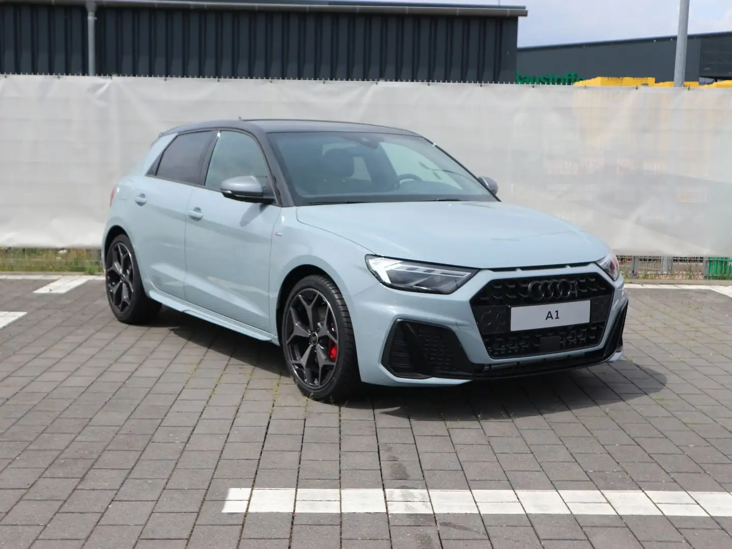 Audi A1 S line 40 TFSI S tronic*SONOS*NAVI* Grau - 2