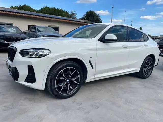 BMW X4 view 4