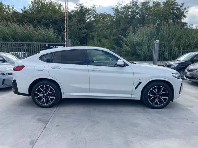 BMW X4 view 5