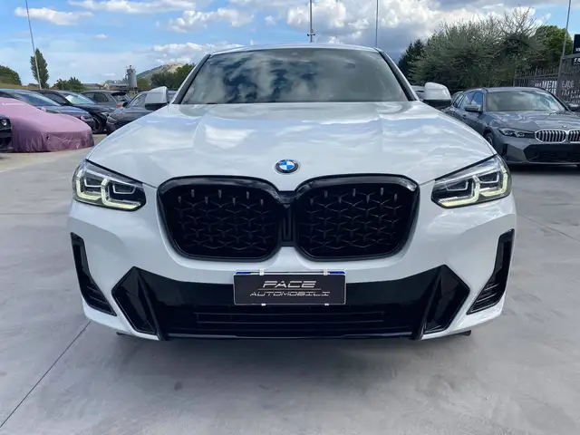 BMW X4 view 3