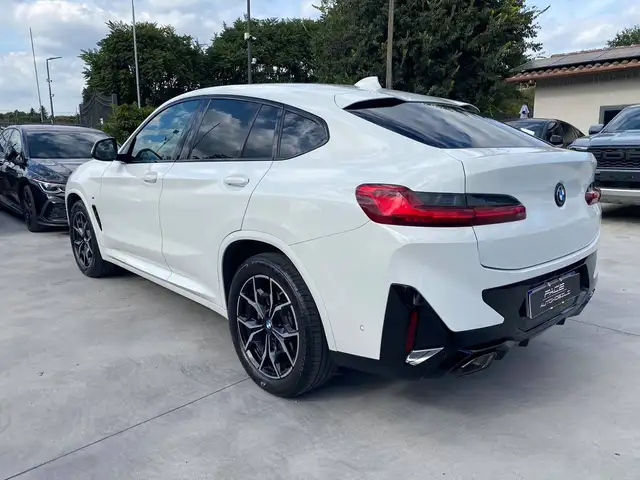 BMW X4 view 15