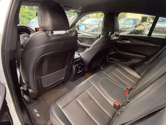 BMW X4 view 12