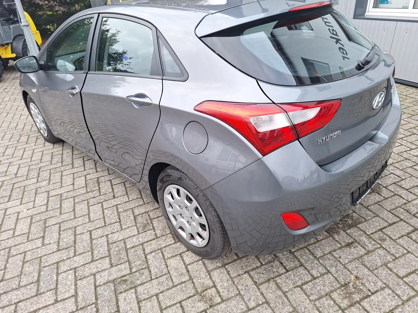 Hyundai i30 1.4 Advantage Grau - 2