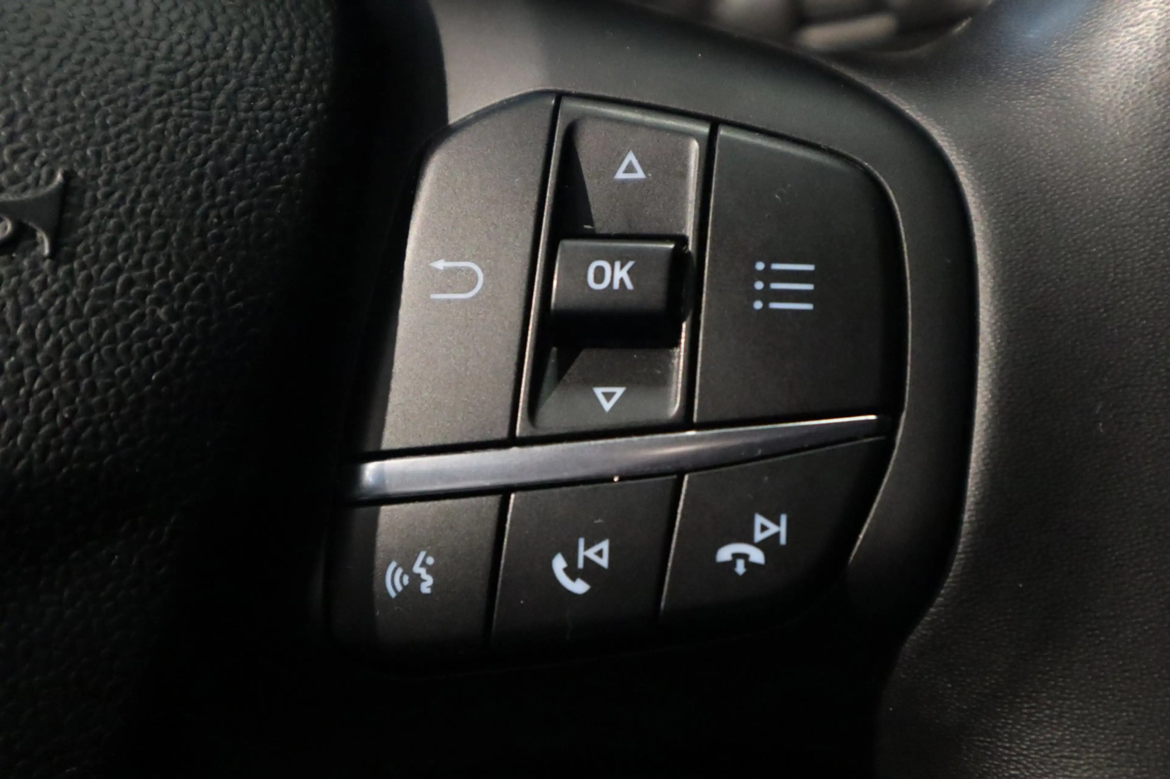 Ford Puma 1.0 EcoBoost Hybrid Titanium | CARPLAY | PDC | LED — photo 15