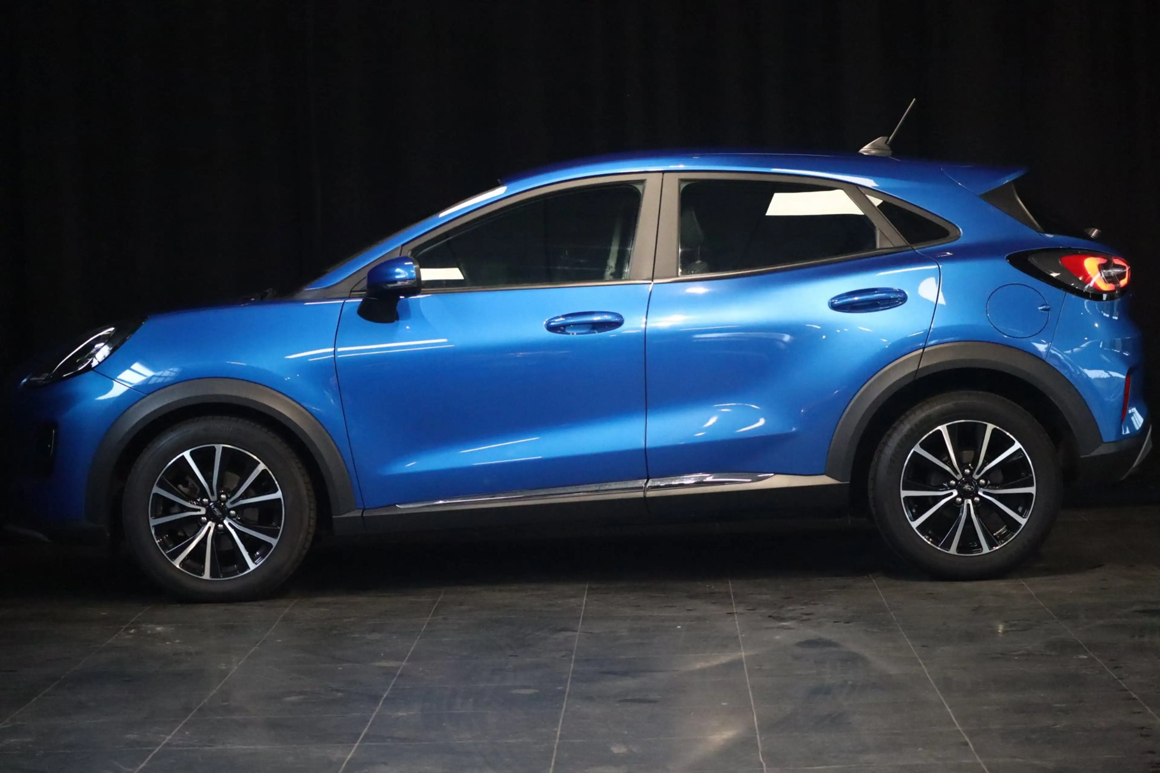 Ford Puma 1.0 EcoBoost Hybrid Titanium | CARPLAY | PDC | LED — photo 5