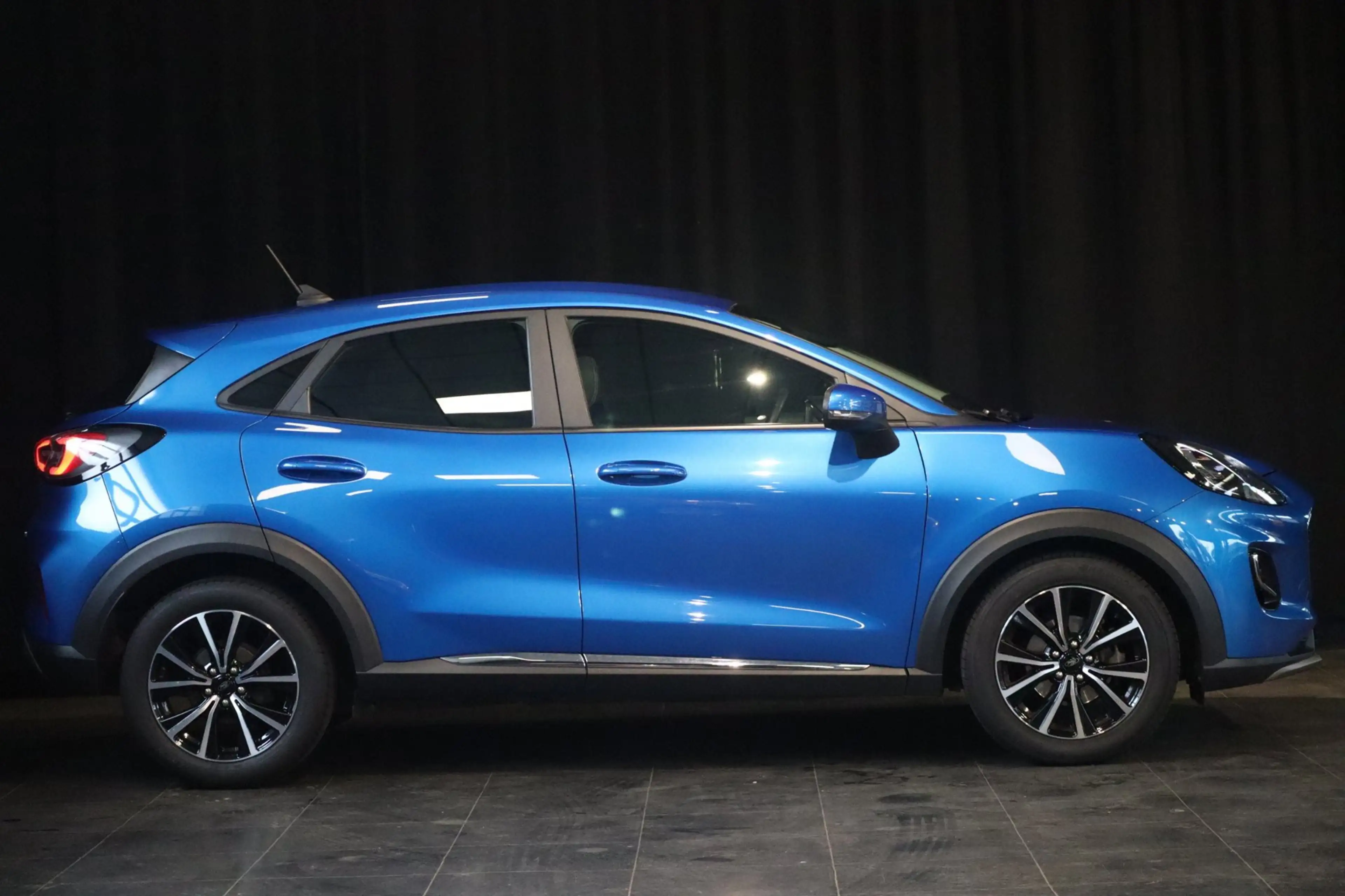 Ford Puma 1.0 EcoBoost Hybrid Titanium | CARPLAY | PDC | LED — photo 6