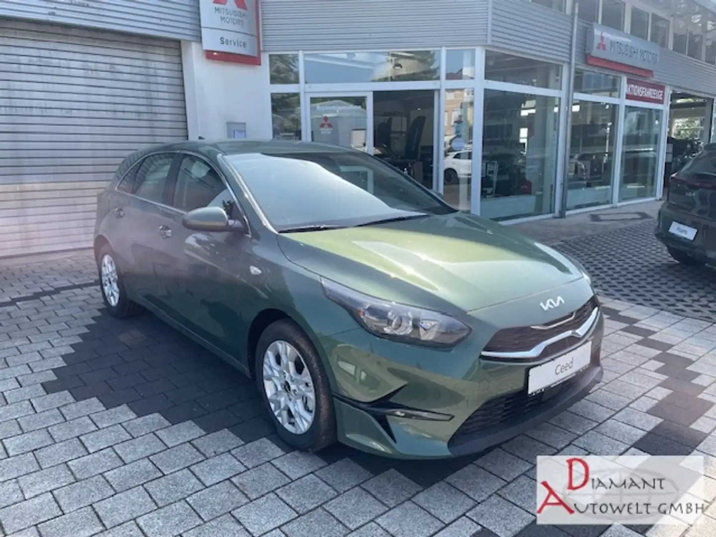 Kia Ceed / cee'd 1.5T 140 DCT7 Vision Komfort-Plus-Paket Aktion Grün - 2