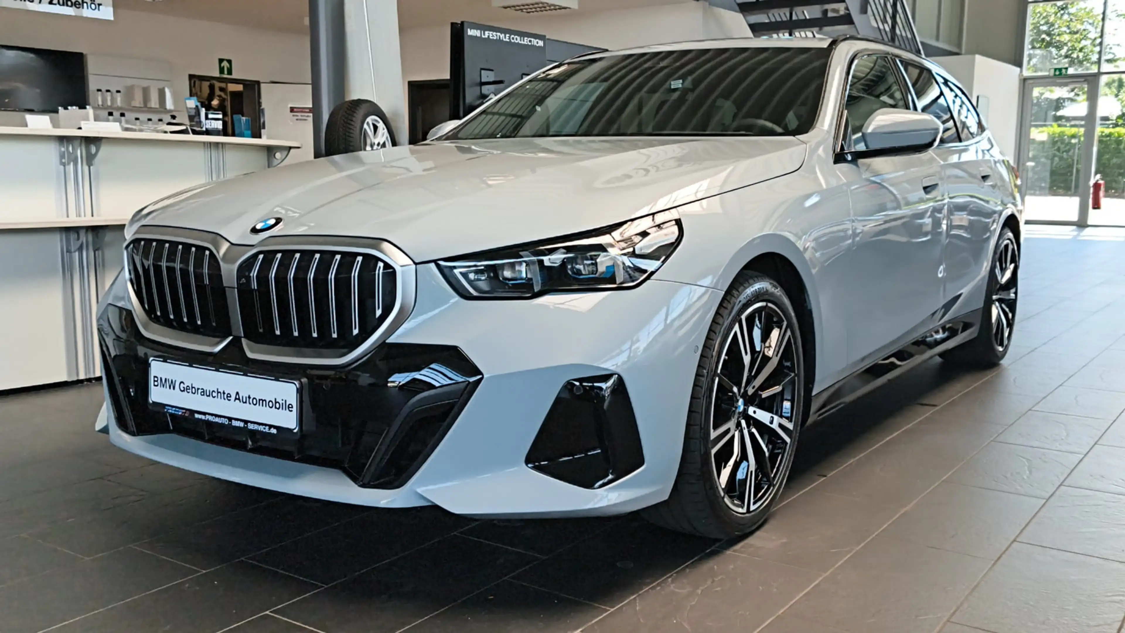 BMW 520 d xDr M Sport Tour. 360°/HUD/Travel/20"/AHK — photo 3