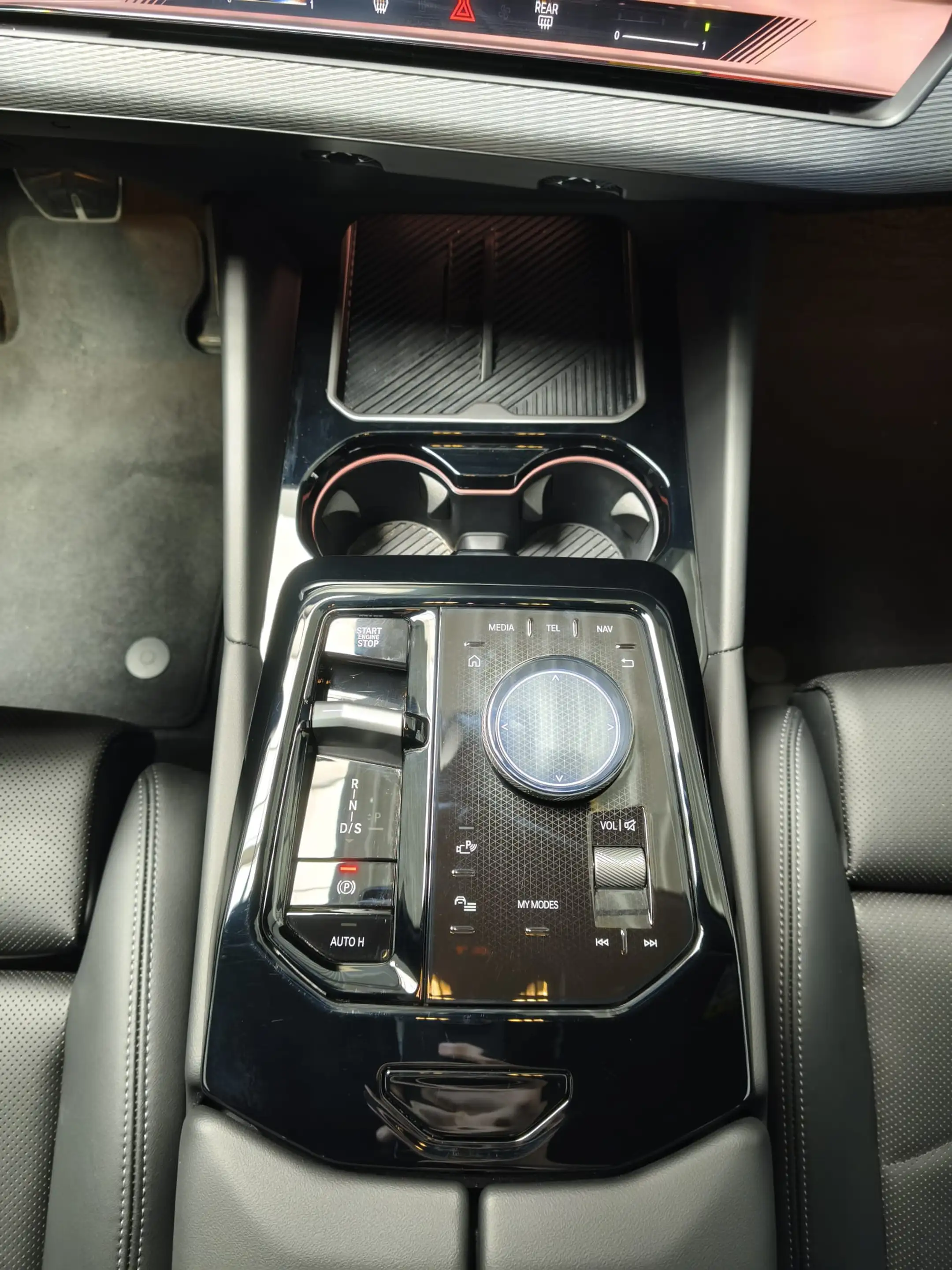 BMW 520 d xDr M Sport Tour. 360°/HUD/Travel/20"/AHK — photo 13