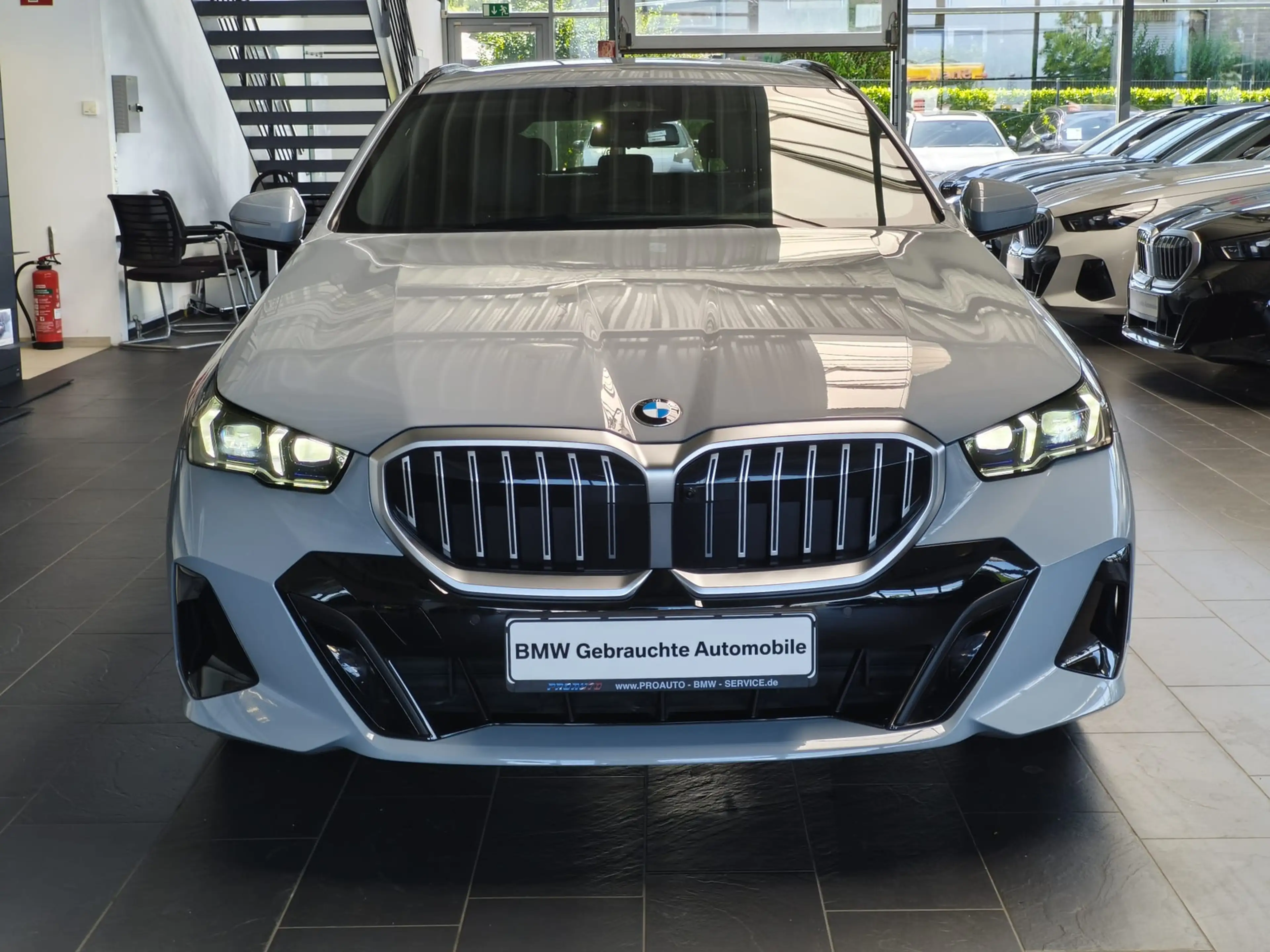 BMW 520 d xDr M Sport Tour. 360°/HUD/Travel/20"/AHK — photo 2