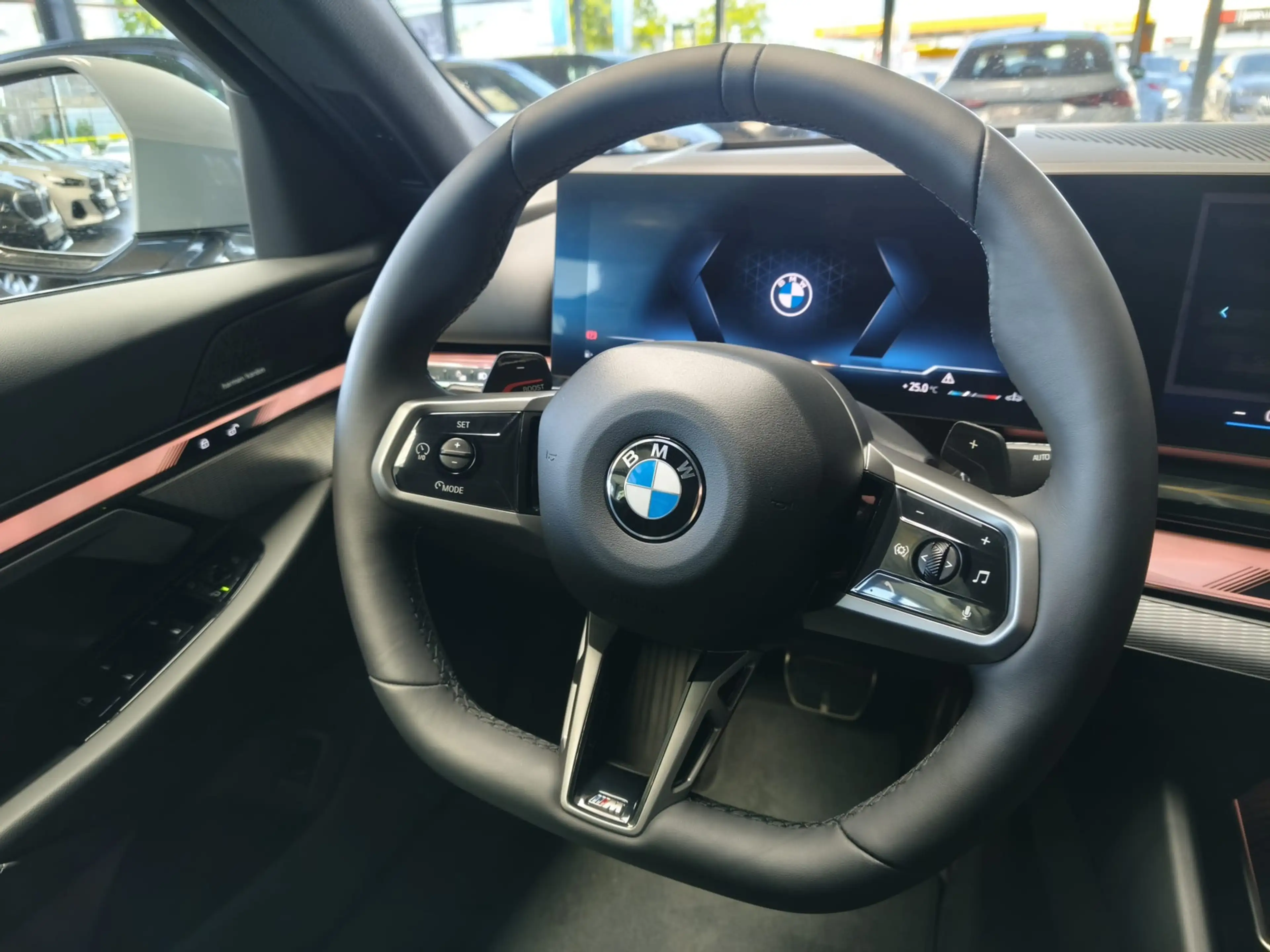 BMW 520 d xDr M Sport Tour. 360°/HUD/Travel/20"/AHK — photo 9