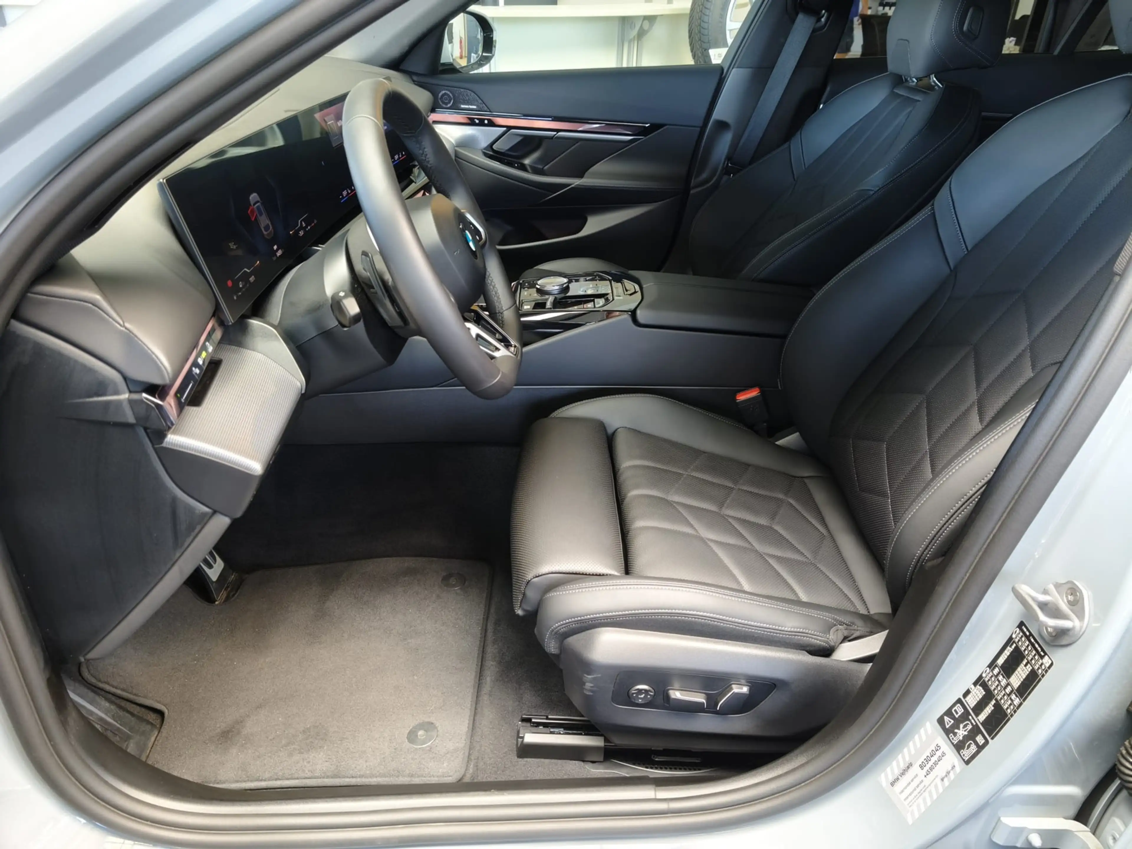 BMW 520 d xDr M Sport Tour. 360°/HUD/Travel/20"/AHK — photo 8