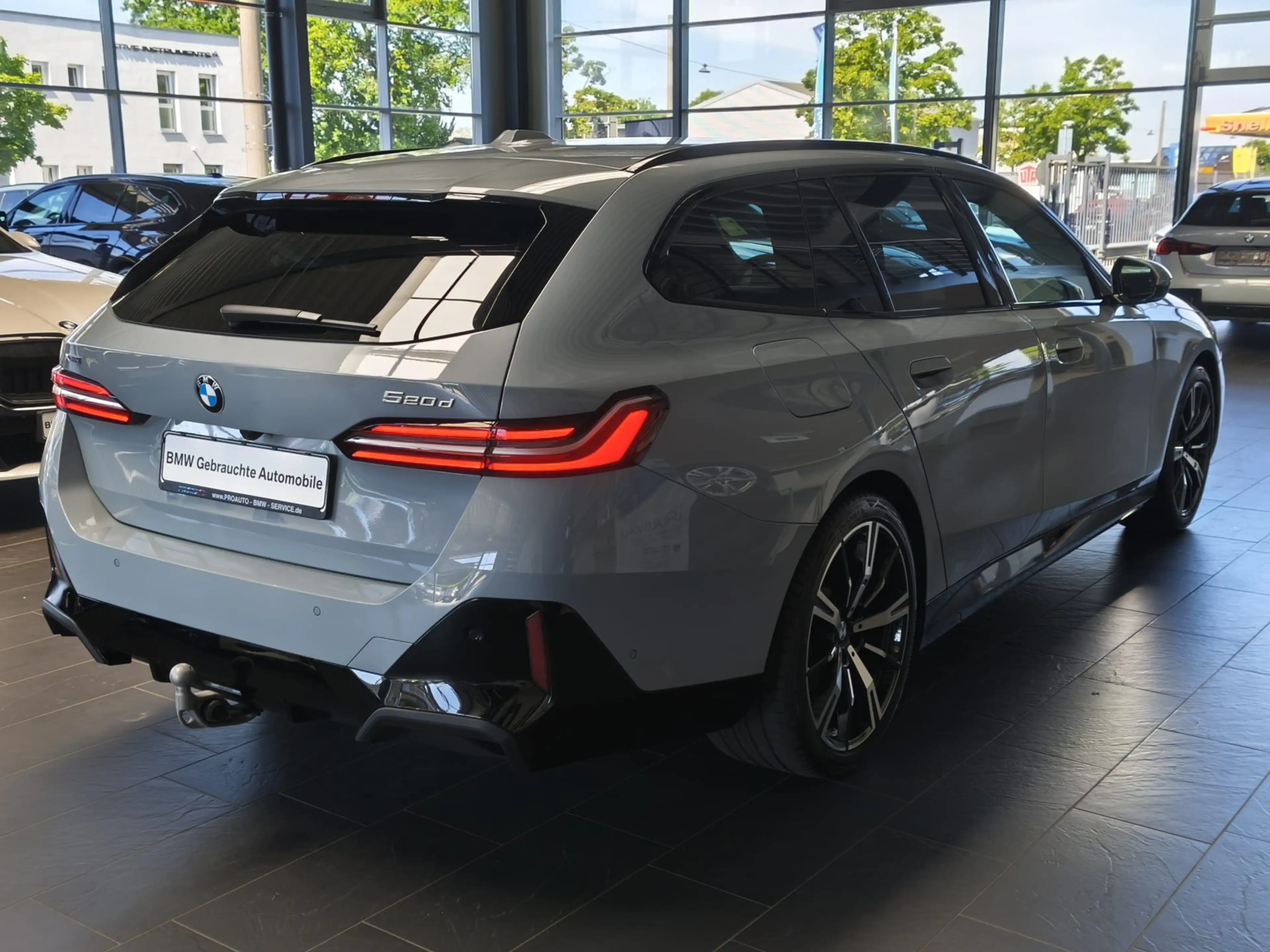 BMW 520 d xDr M Sport Tour. 360°/HUD/Travel/20"/AHK — photo 7