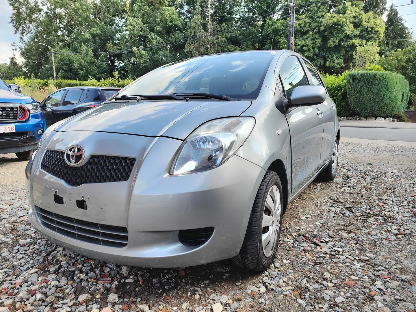 Toyota Yaris Yaris 1.3i VVT-i 16v Luna Gümüş rengi - 1