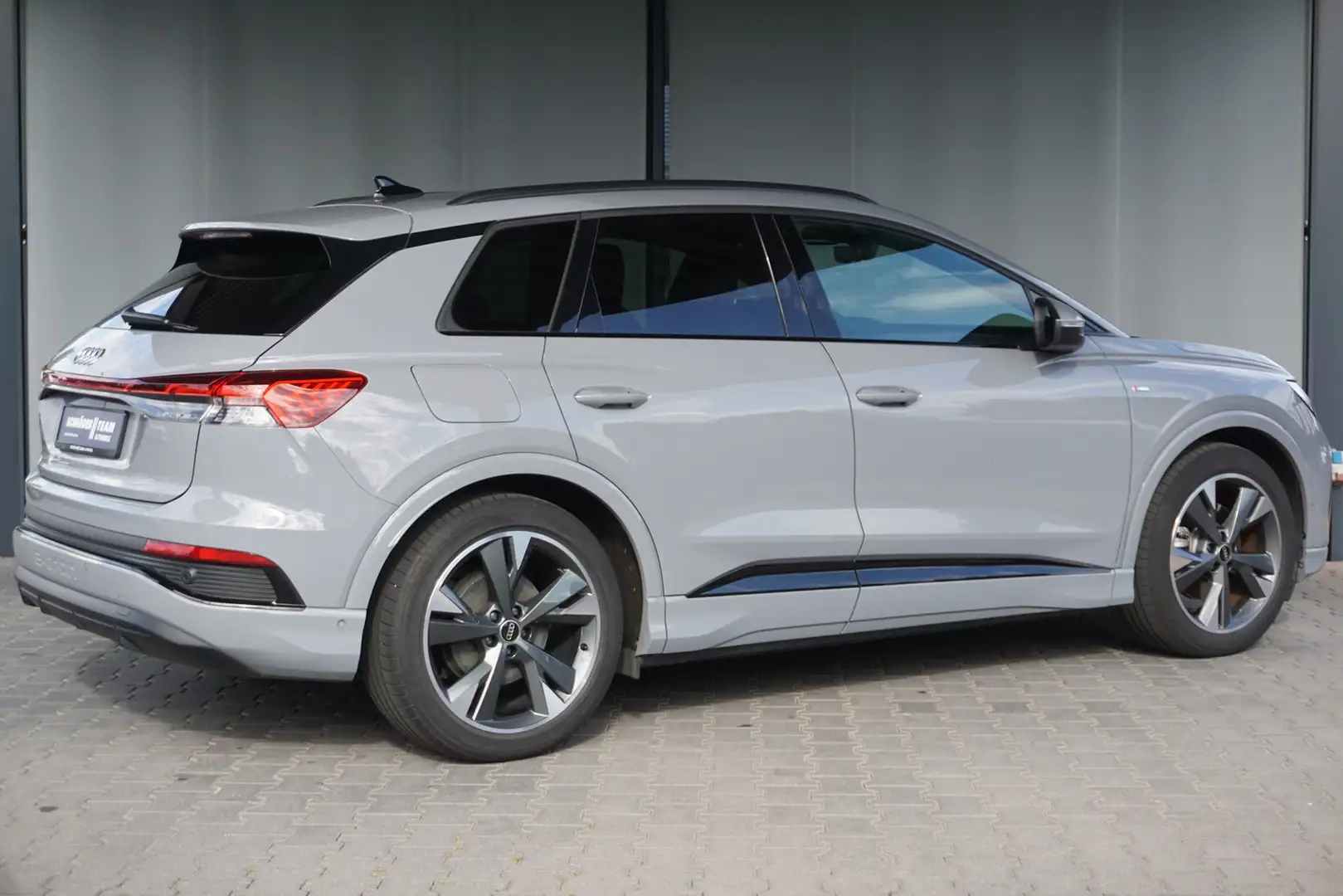 Audi Q4 e-tron e-tron 35 S line Navi ACC RFK SHZ 20 Zoll Grigio - 2