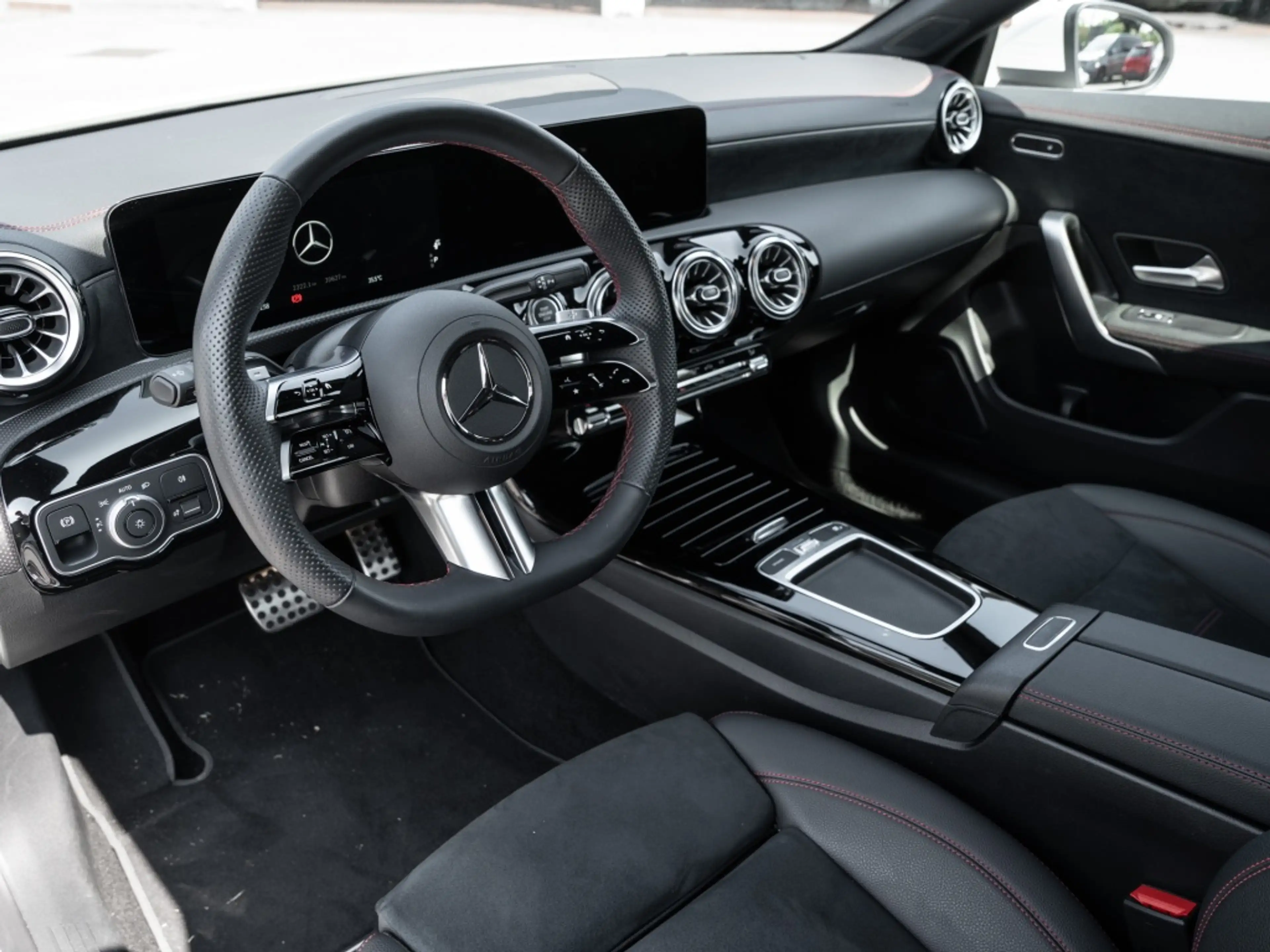 Mercedes-Benz CLA 200 d SB , AMG KAMERA SPUR PDC SHZ — photo 7