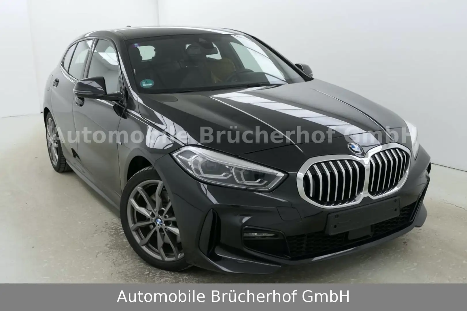 BMW 120 i M Sport-Paket/Aut./LC Prof./HUD/PDC/LED/SHZ Schwarz - 2