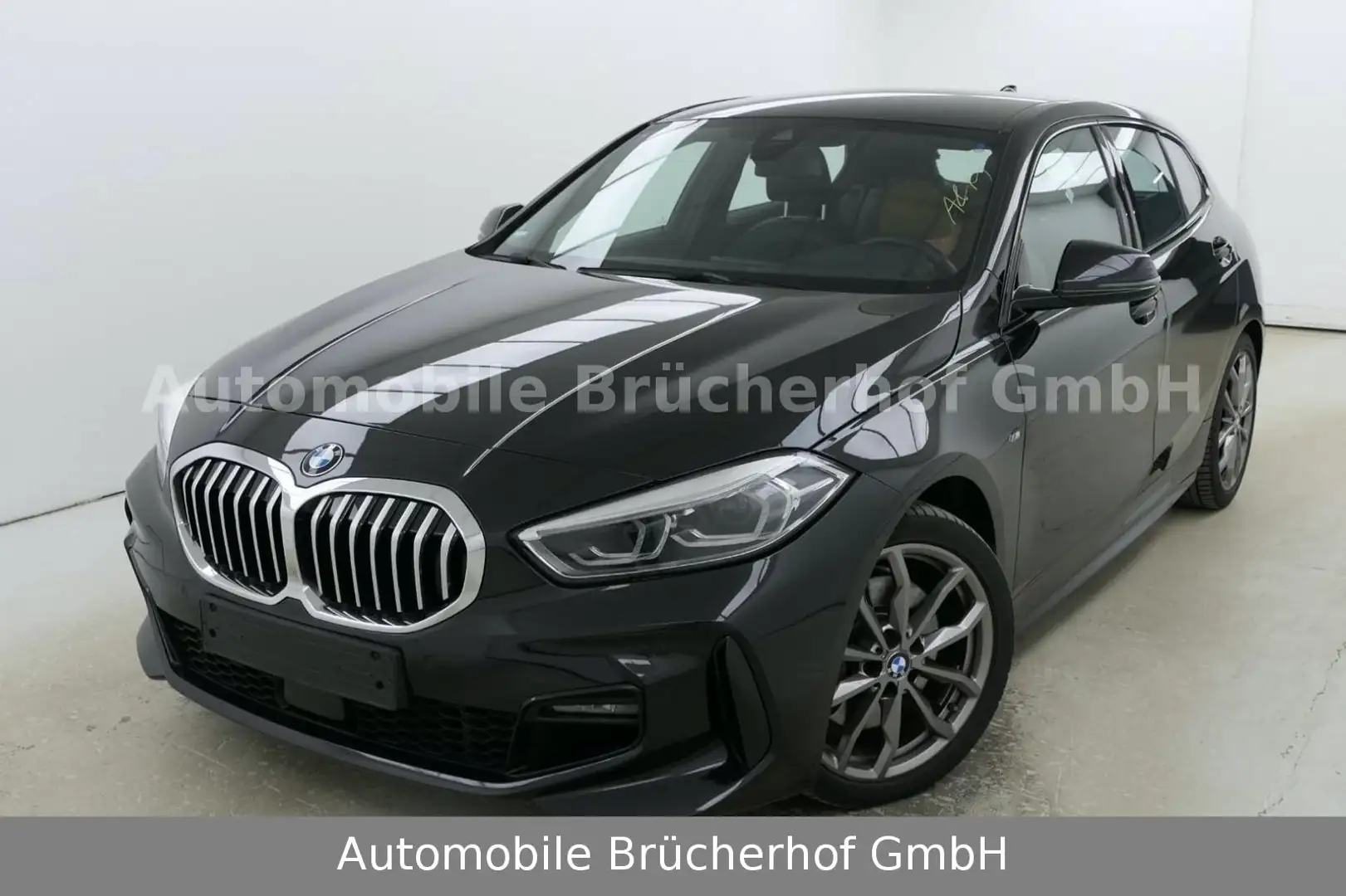 BMW 120 i M Sport-Paket/Aut./LC Prof./HUD/PDC/LED/SHZ Schwarz - 1
