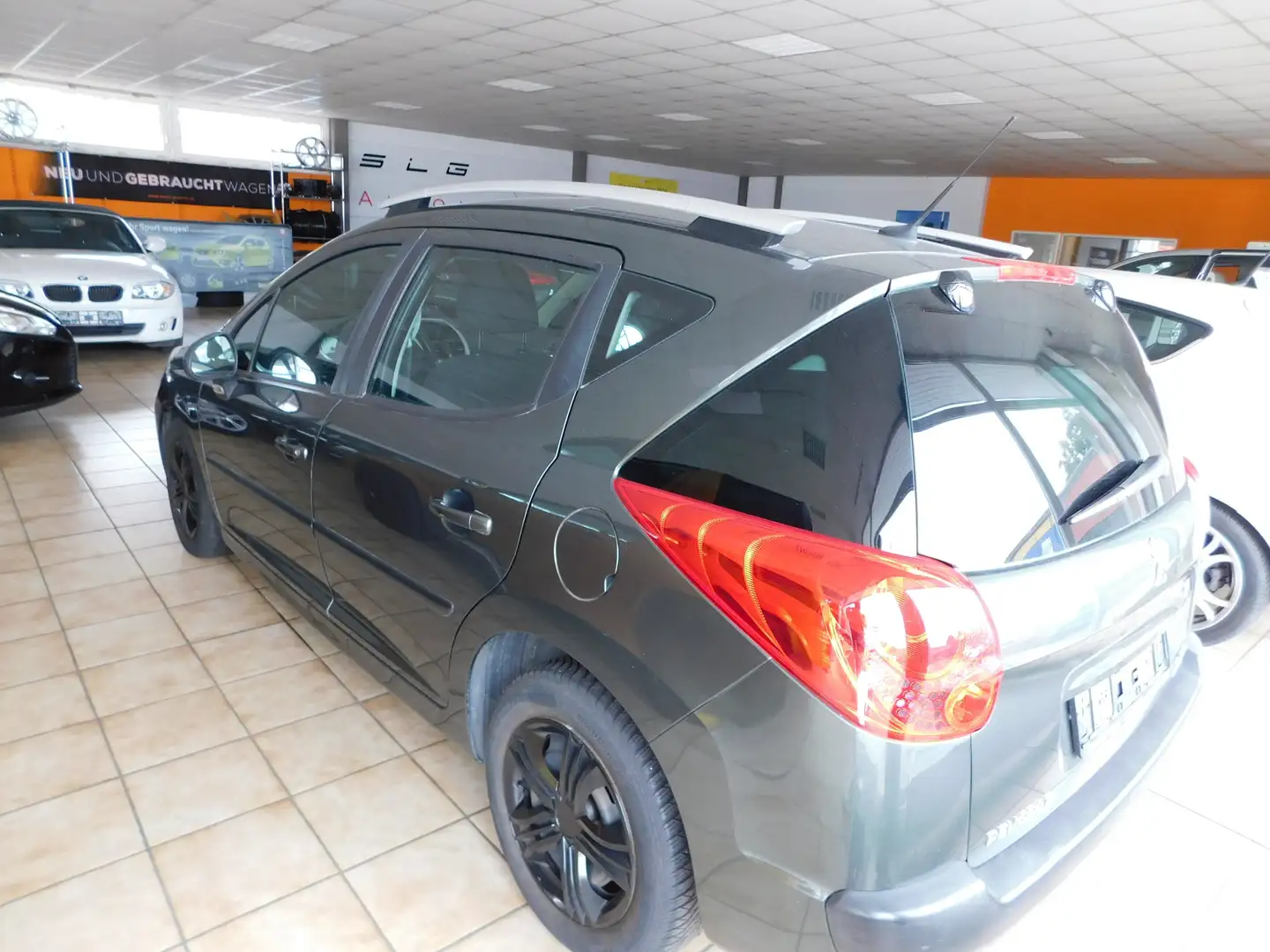 Peugeot 207 SW 95 VTi Tendance Vert - 2