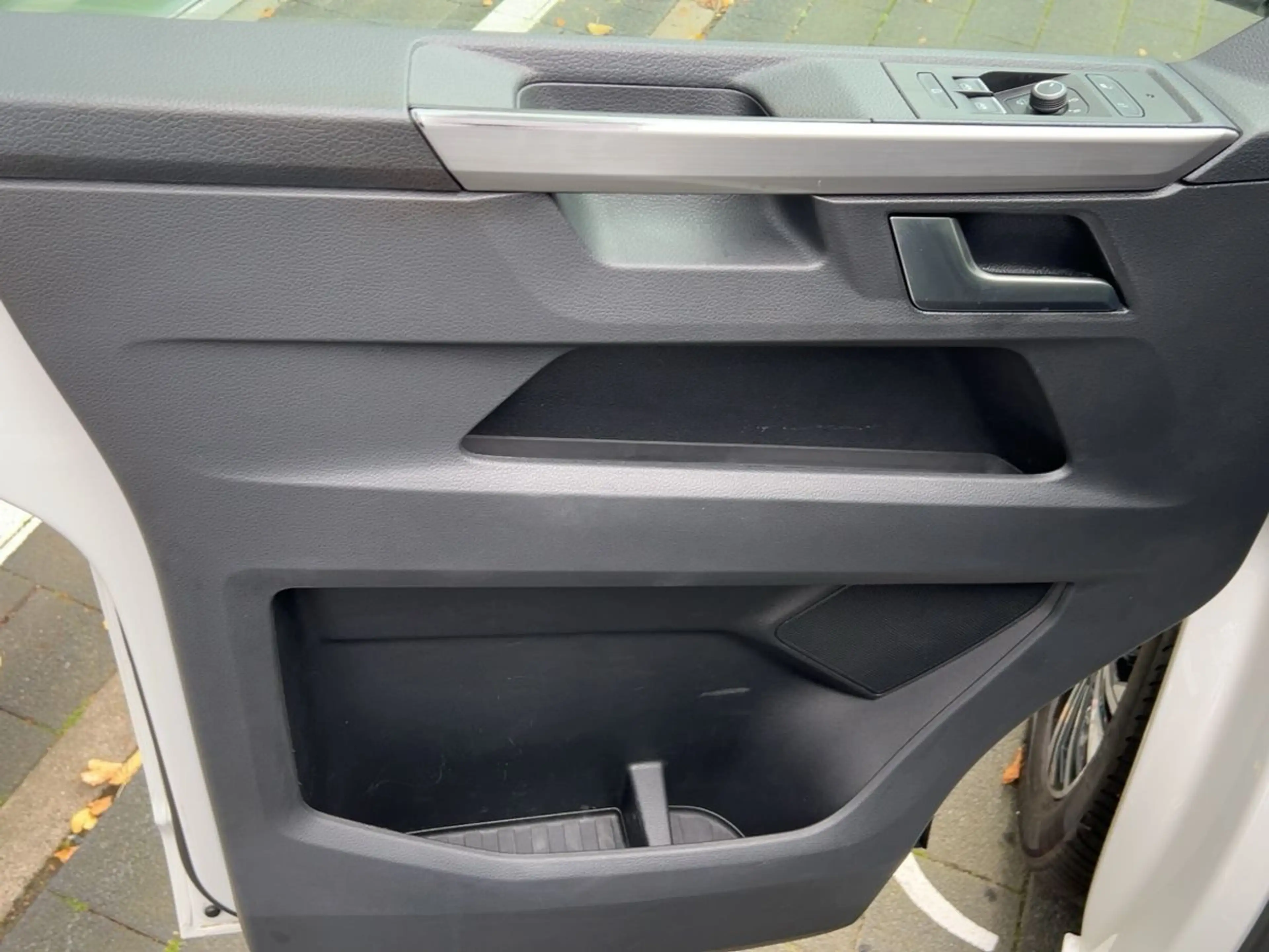 Volkswagen T6.1 Multivan Edition2.0 TDI DSG 4M KR Kamera — photo 13