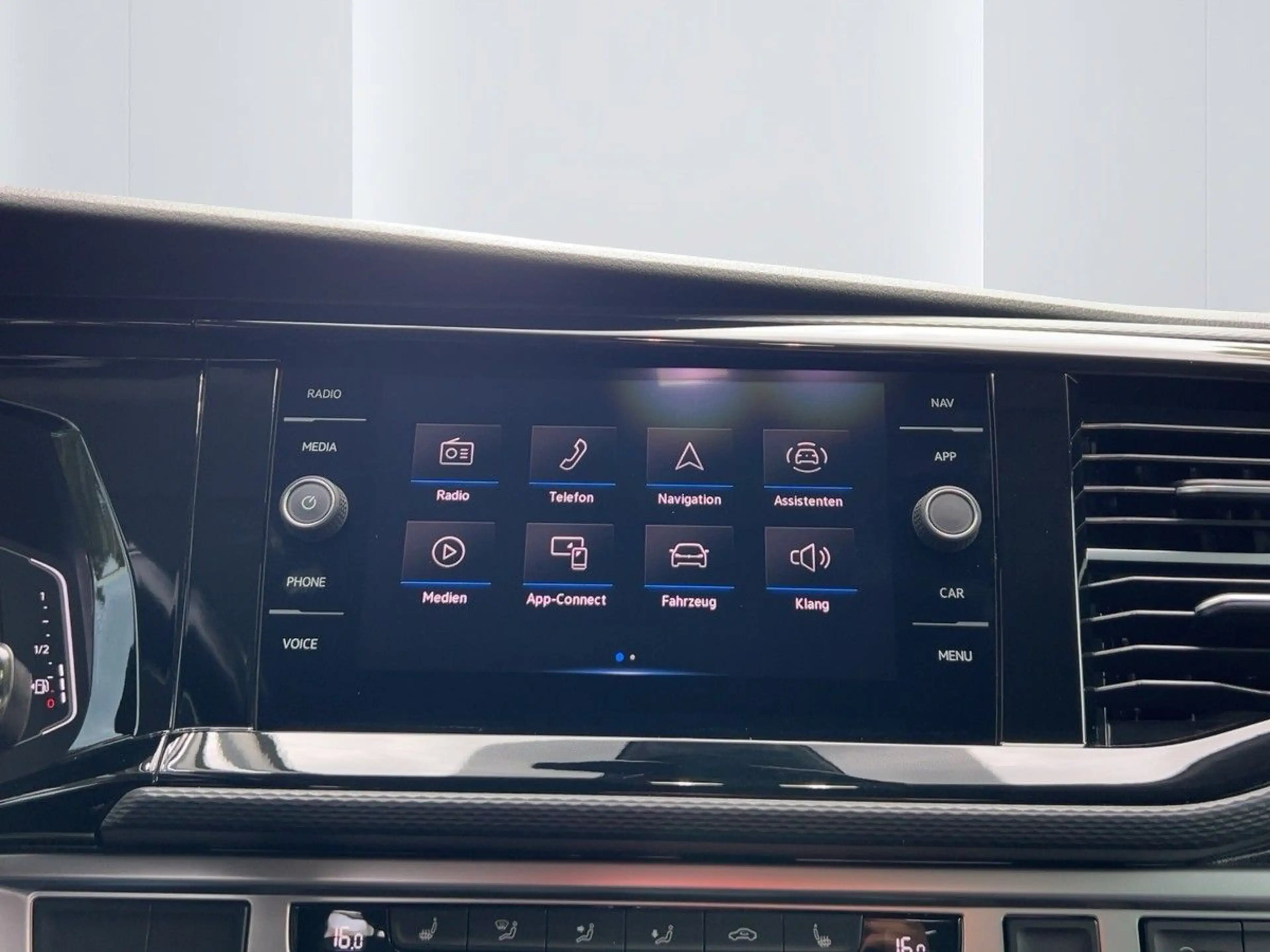 Volkswagen T6.1 Multivan Edition2.0 TDI DSG 4M KR Kamera — photo 10