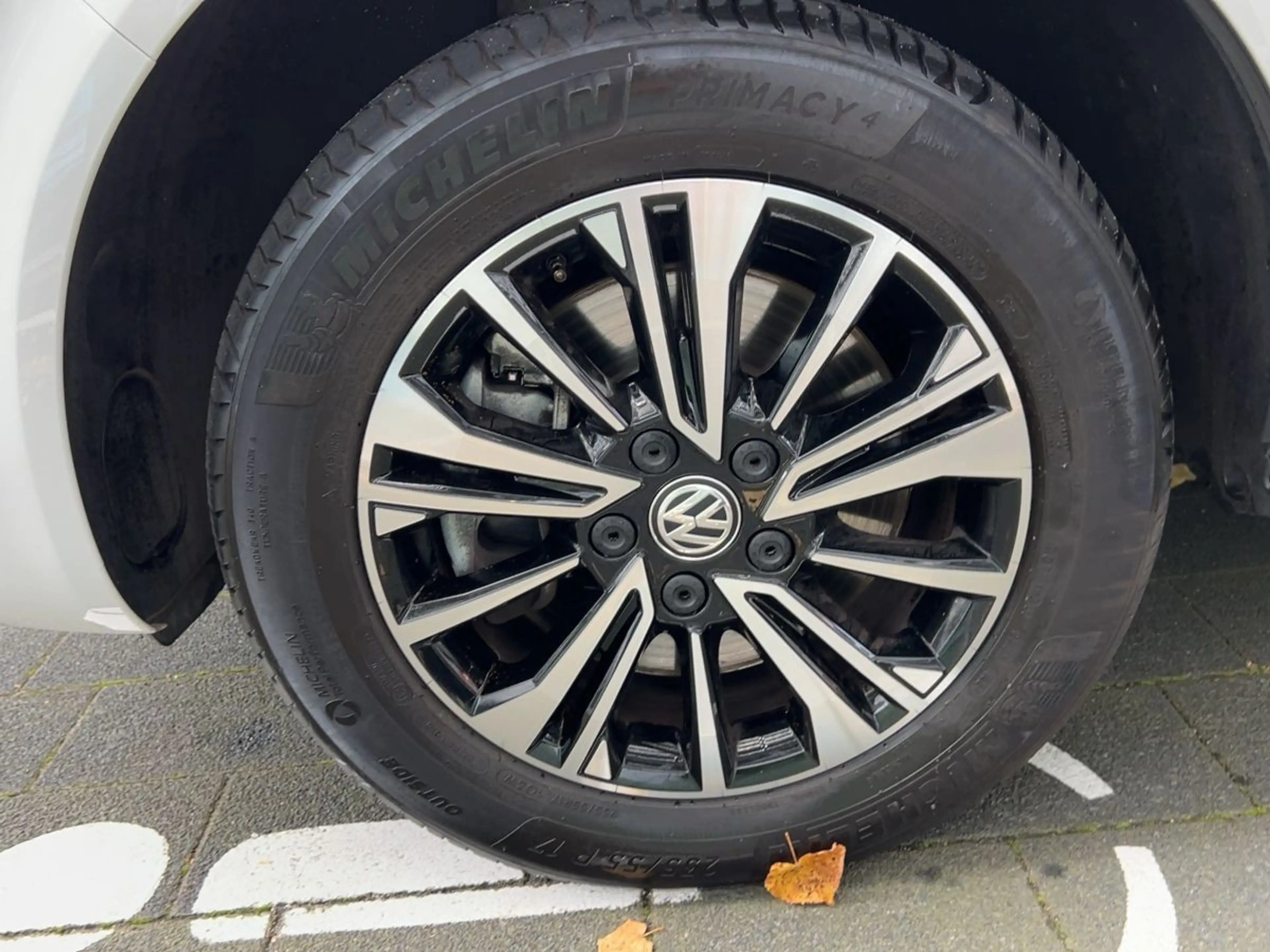 Volkswagen T6.1 Multivan Edition2.0 TDI DSG 4M KR Kamera — photo 11