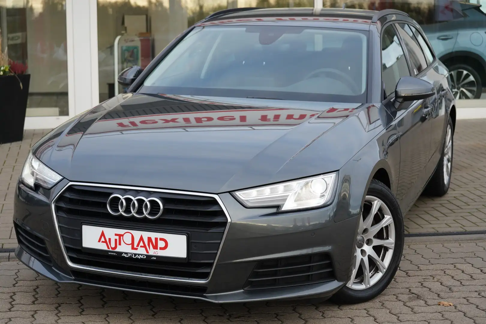 Audi A4 Avant 1.4 TFSI Klimaaut. Sitzheizung PDC Grau - 2